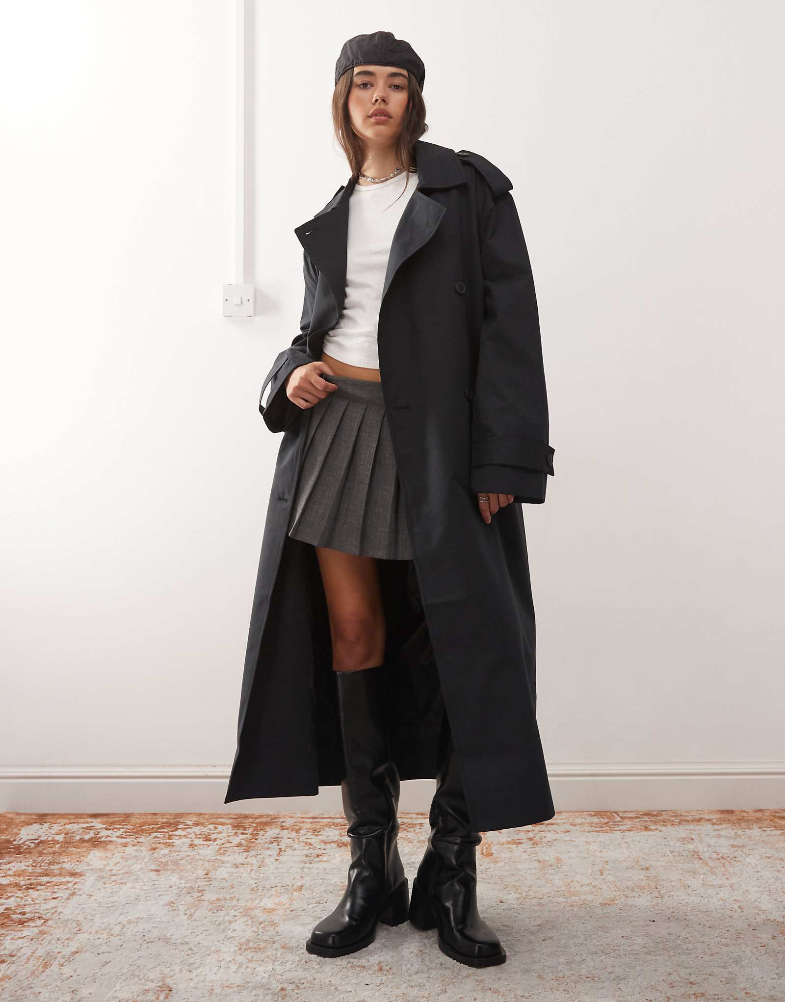 Повседневный тренч оверсайз черного цвета 47790₽