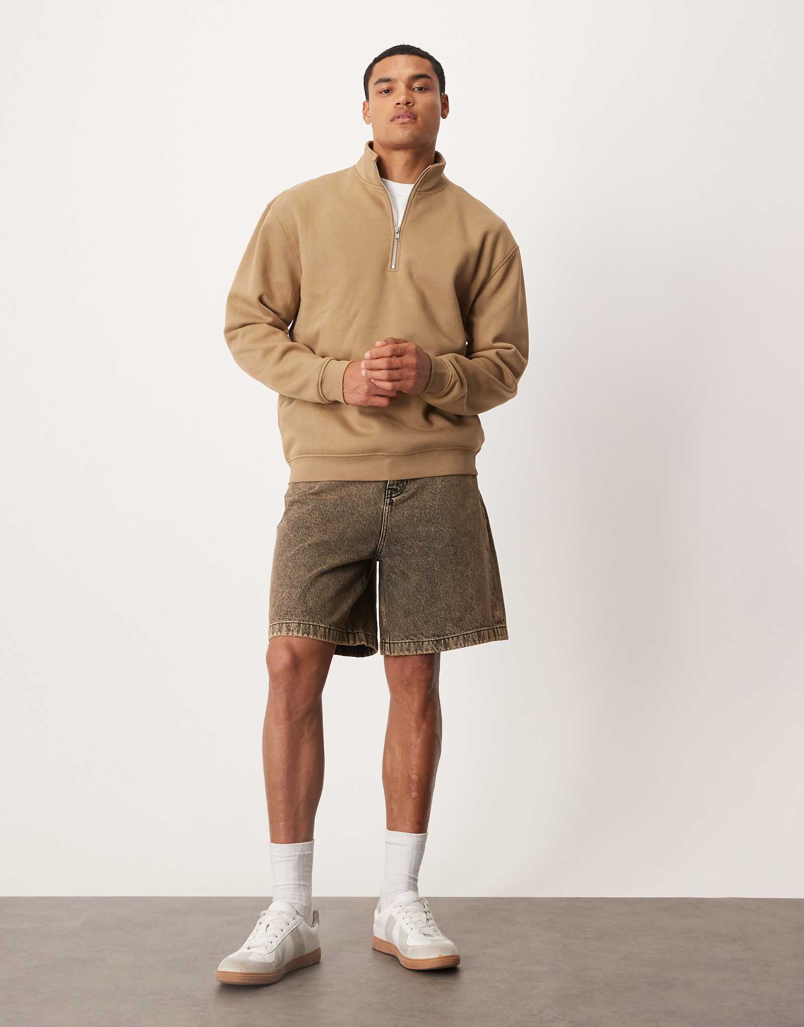 Джинсовые шорты средней длины от ASOS DESIGN коричневого цвета с эффектом стирки 8790₽