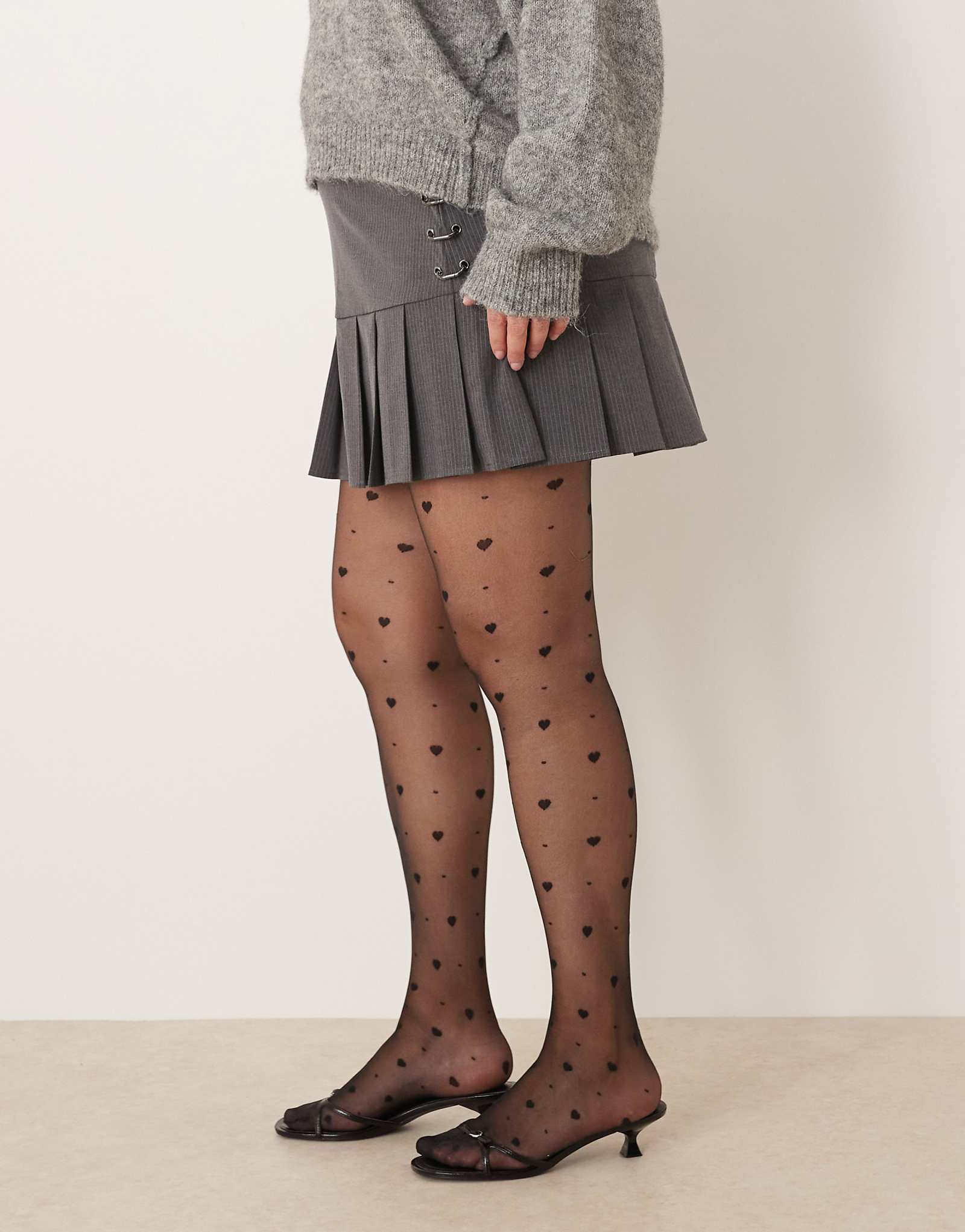 Суперэластичные колготки ASOS DESIGN Curve с рисунком в виде сердца черного цвета 3490₽