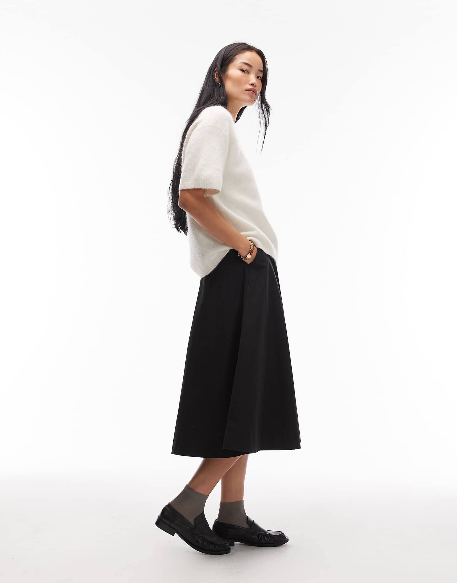 Черная плиссированная юбка макси а-силуэта ARKET в складку 25290₽