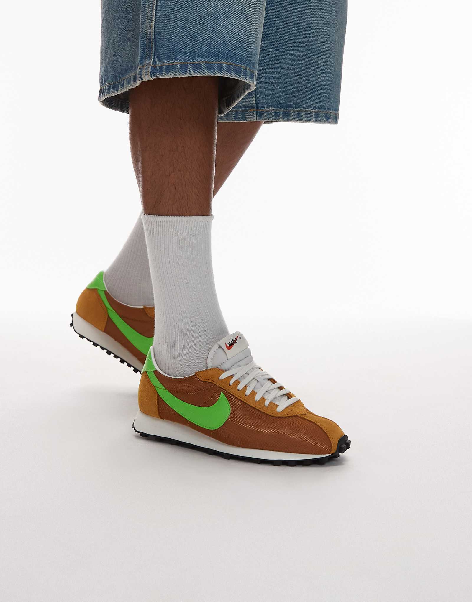 Кроссовки Nike LD-1000 коричневого и зеленого цветов 20390₽