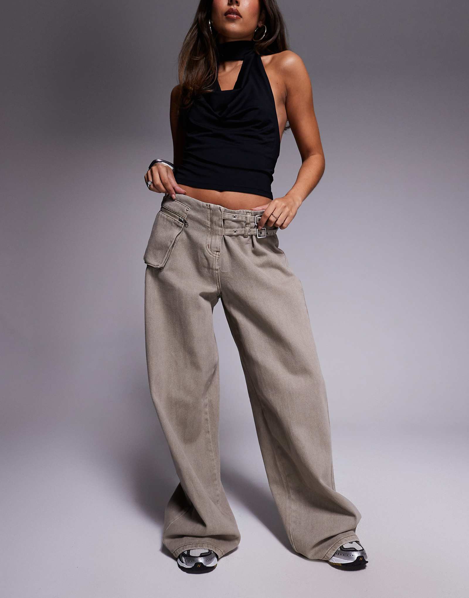 Широкие джинсы принцессы Полли Пэлтроу в стиле карго со средней талией и пряжкой из камня 15090₽