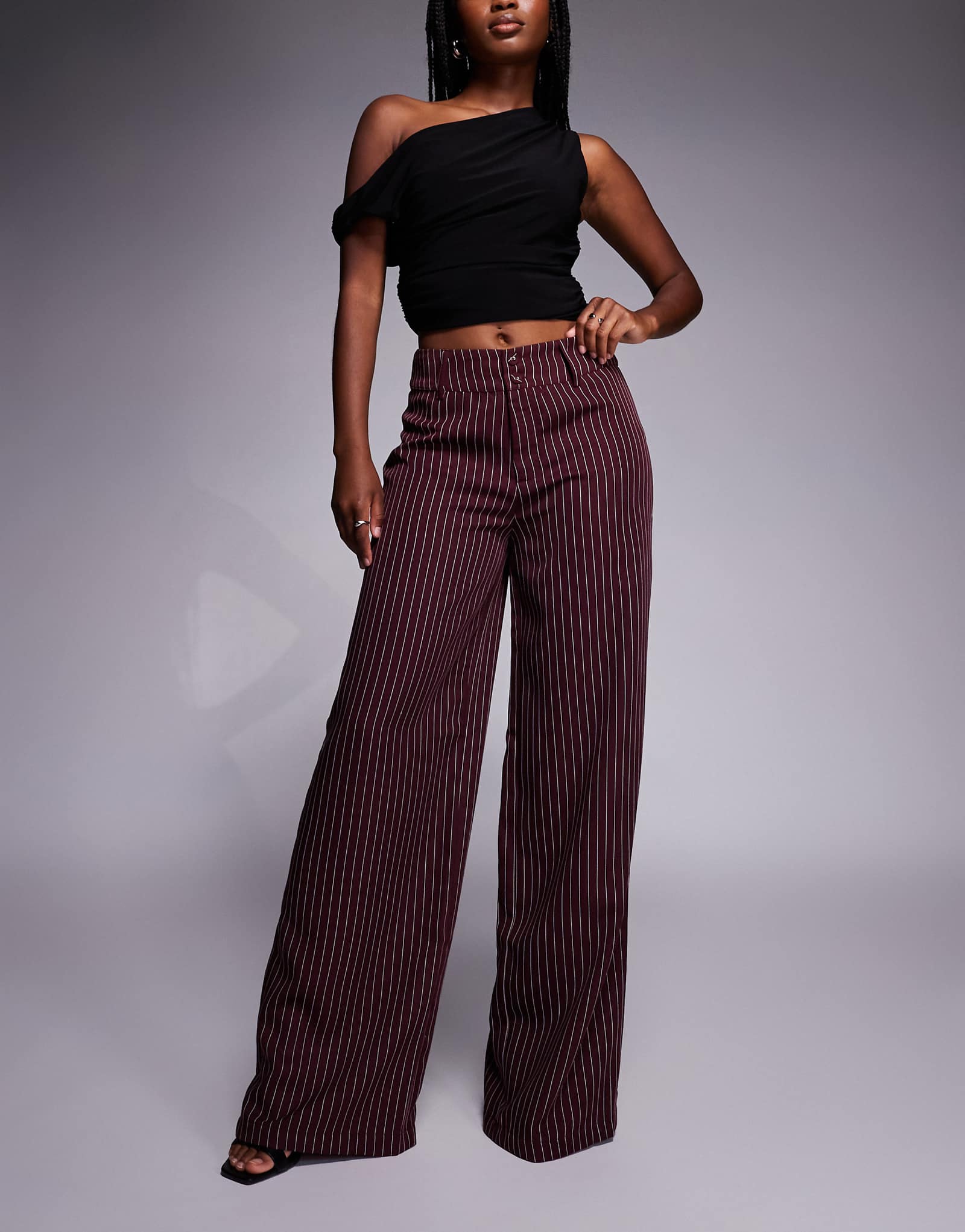 Сшитые на заказ широкие брюки средней посадки Princess Polly Lorenne бордового цвета в тонкую полоску 14090₽