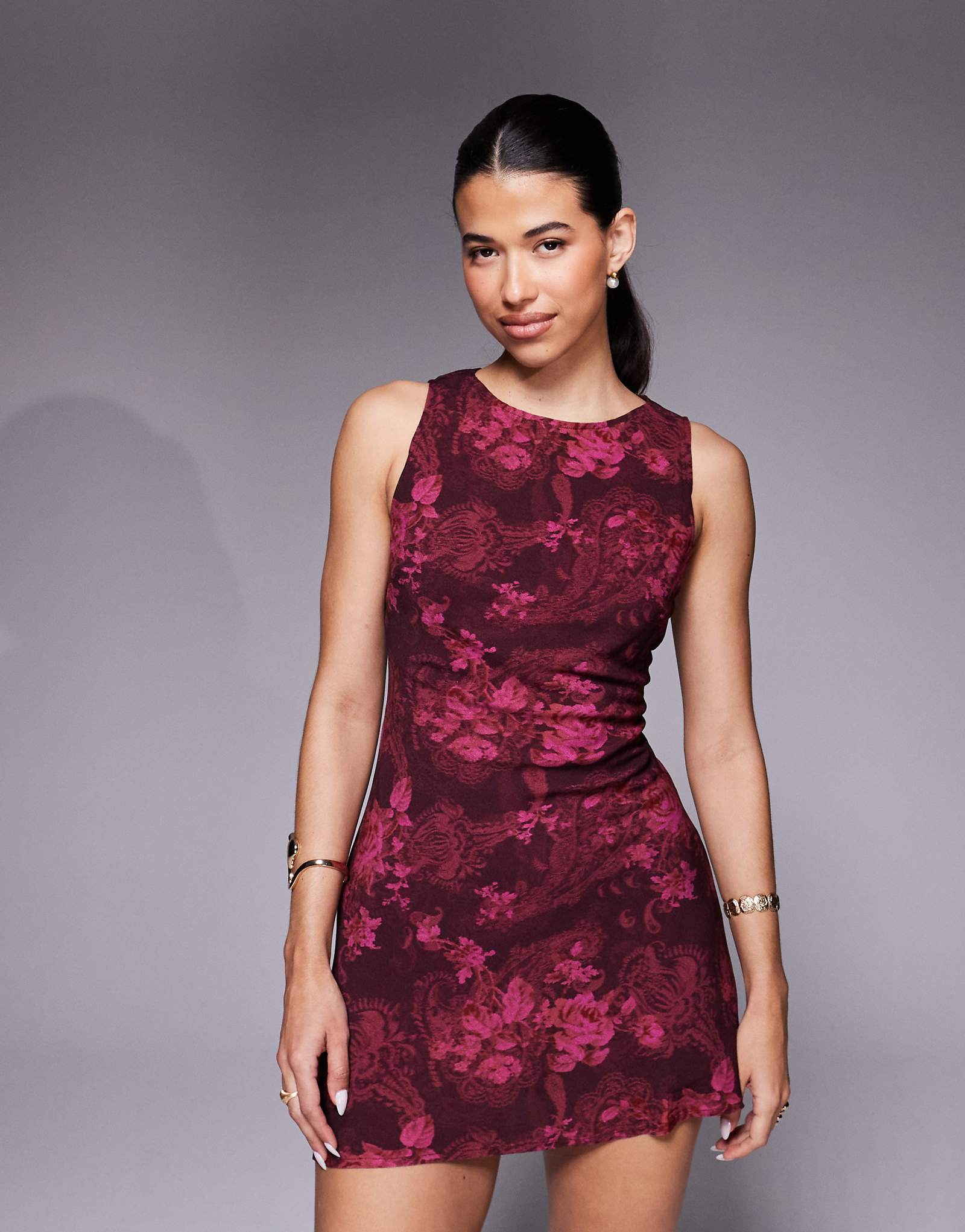 Сетчатое мини-платье принцессы Polly Vivre бордового цвета с принтом Пейсли и роза 15290₽