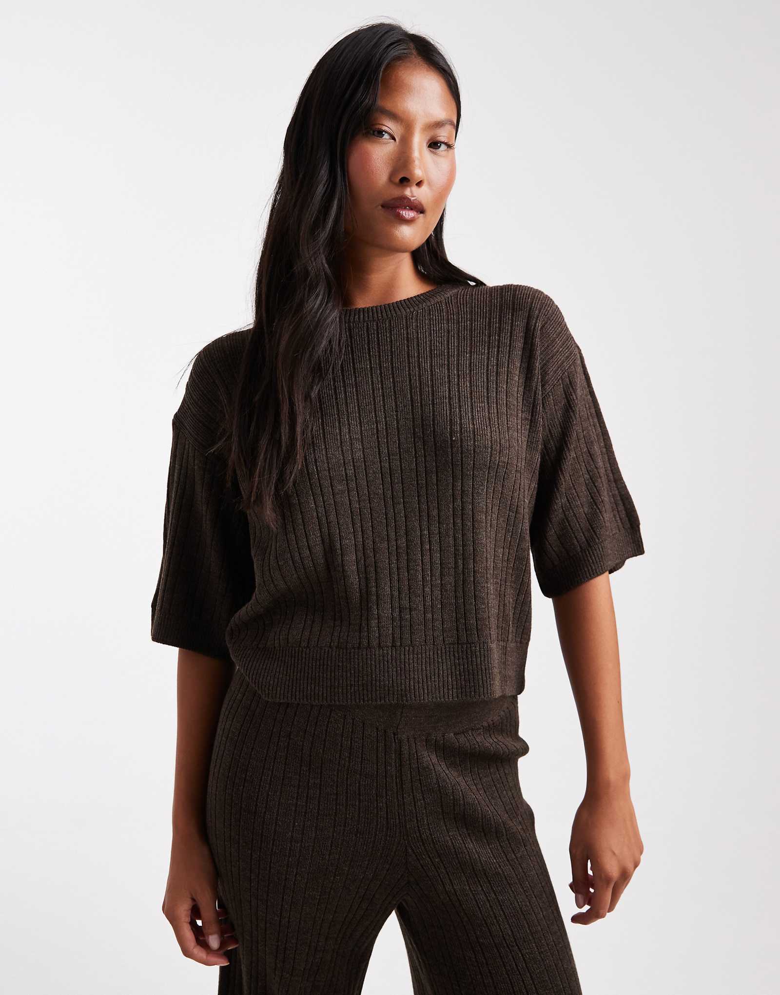 Вязаный топ Only Petite шоколадно-коричневого цвета - часть комплекта