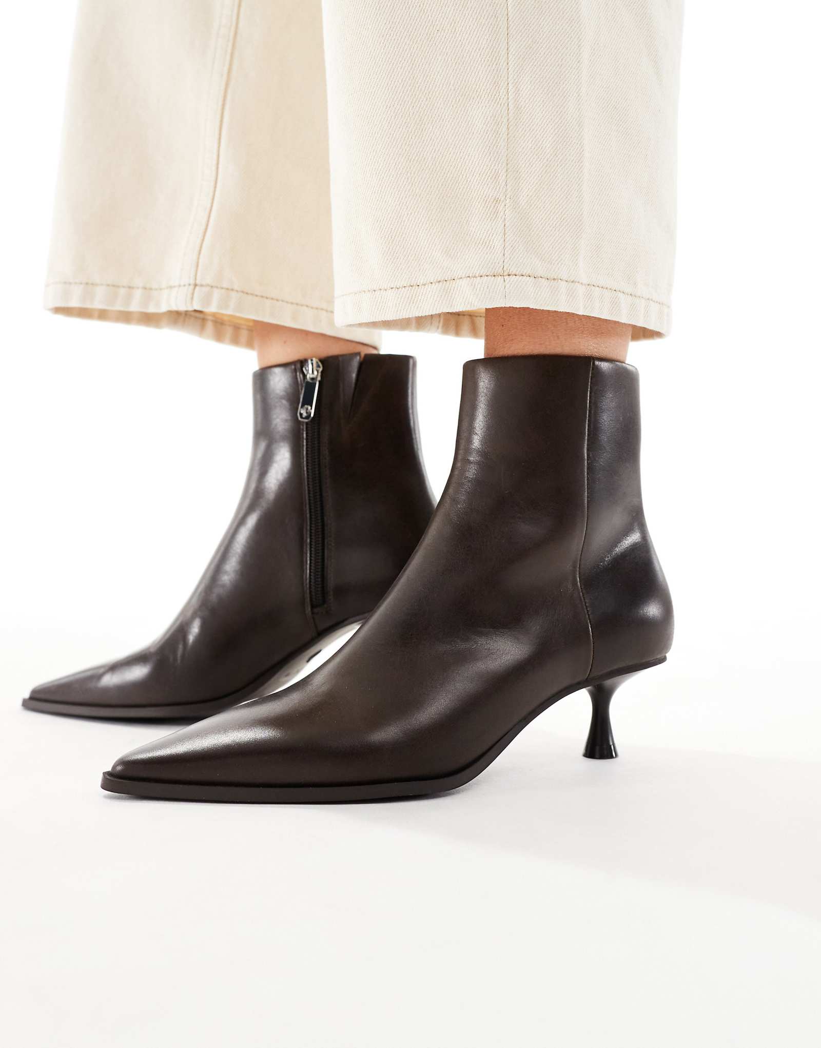 Ботильоны ALDO Emmalie на каблуке котенка из коричневой кожи