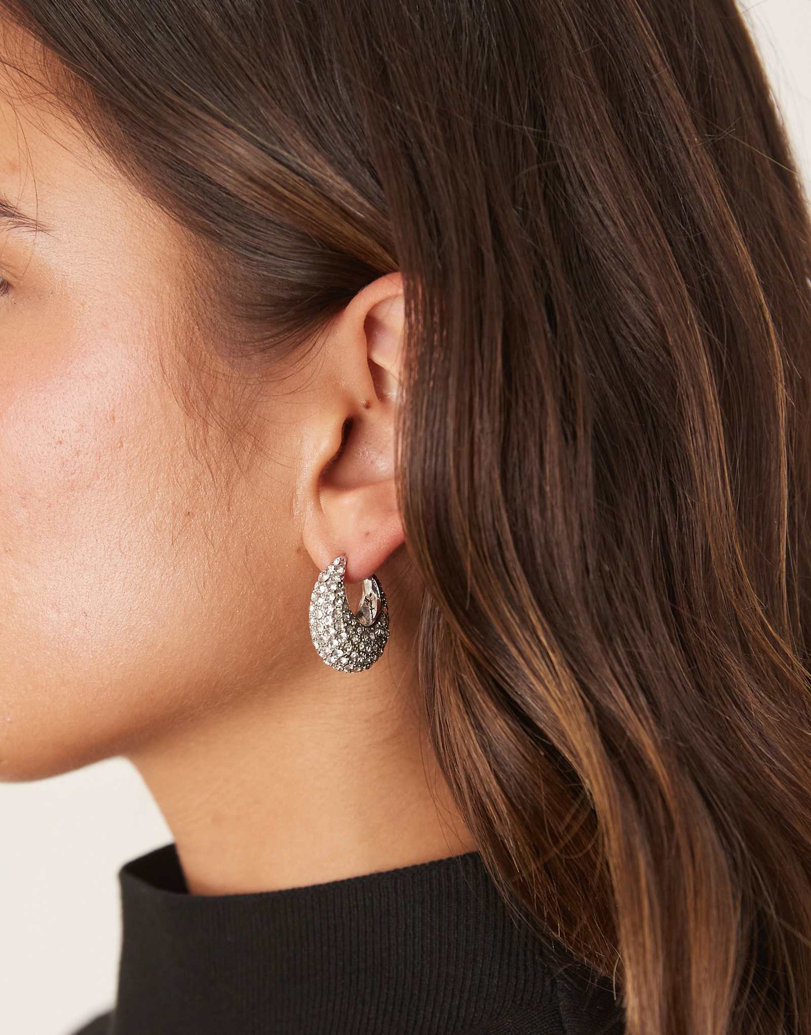 Серьги-кольца JJXX со стразами серебристого оттенка 3690₽