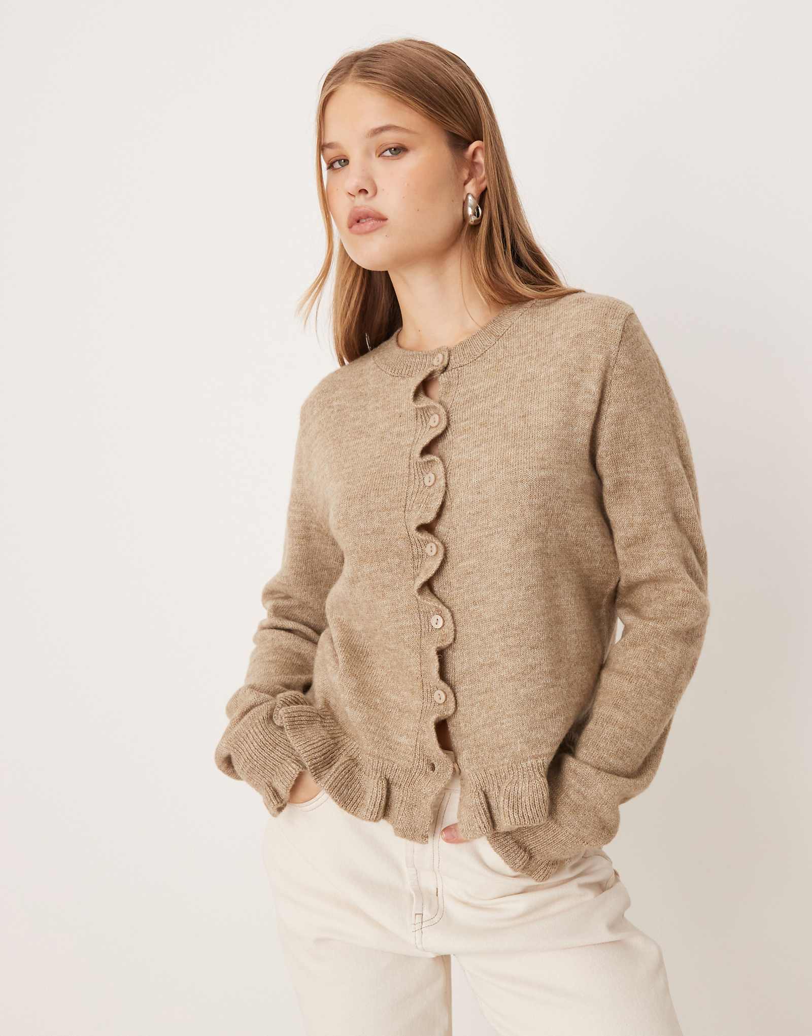 Вязаный кардиган с оборками JDY темно-бежевого цвета