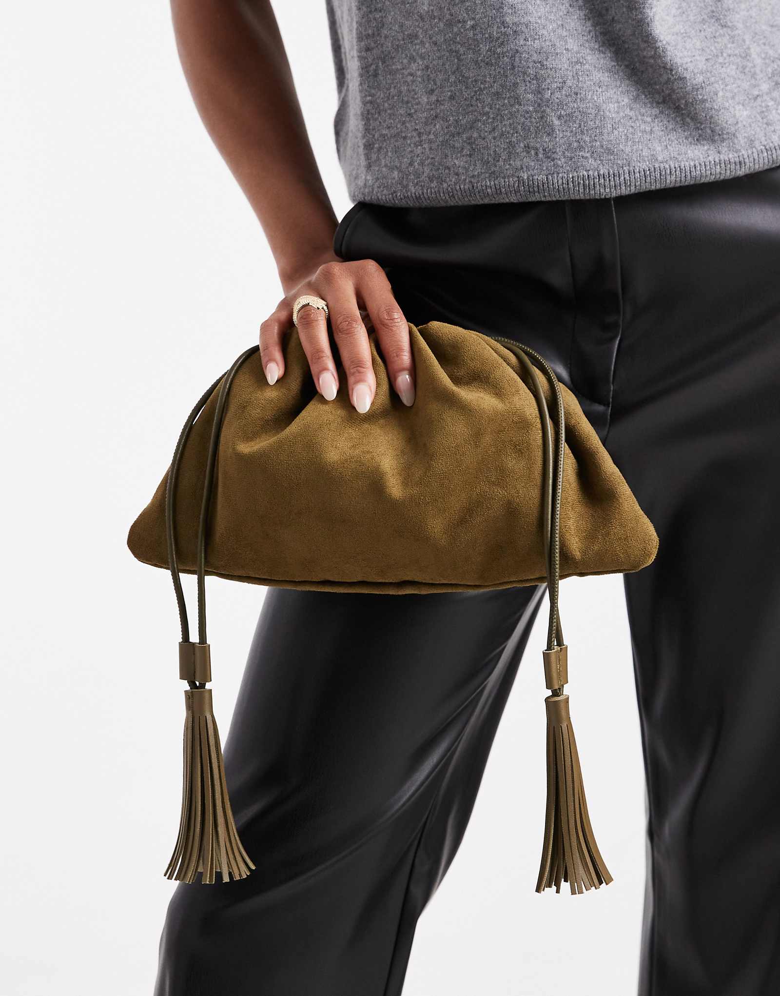 Маленькая сумка на шнурке из искусственной замши PASQ зеленого цвета хаки