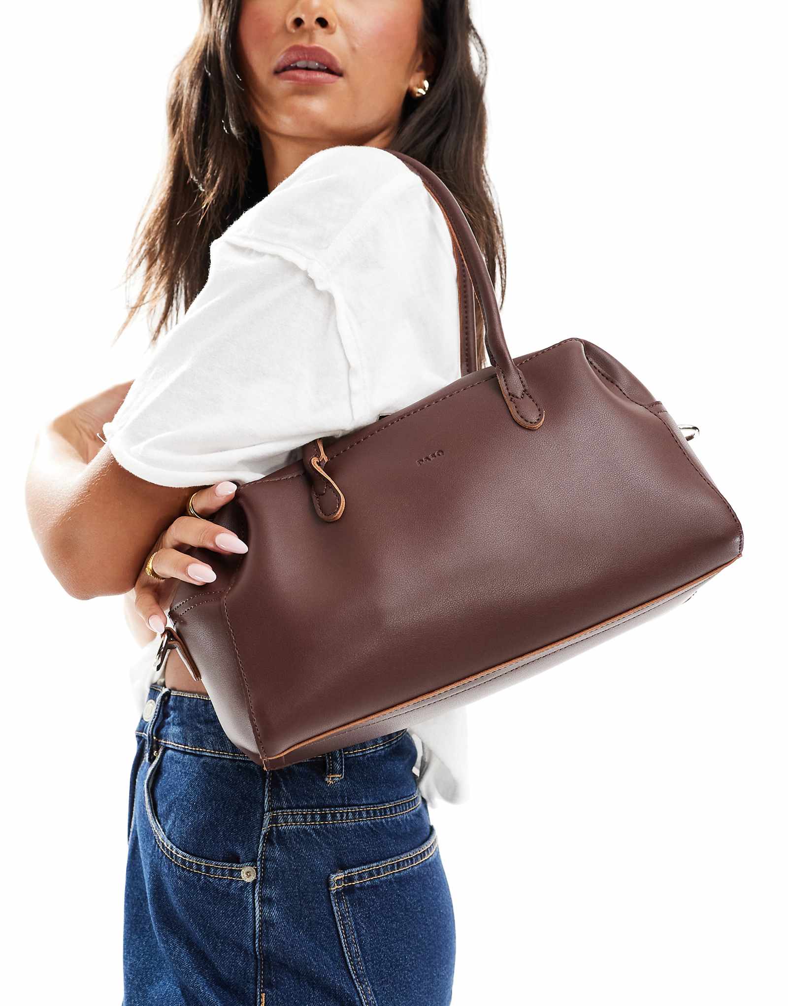 Сумка через плечо PASQ с двумя ремешками среднего размера коричневого цвета