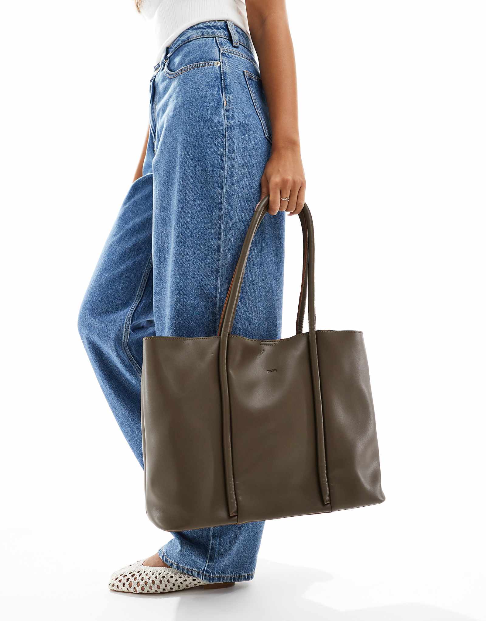 Сумка-тоут PASQ с двумя ремешками и свернутой ручкой зеленого цвета