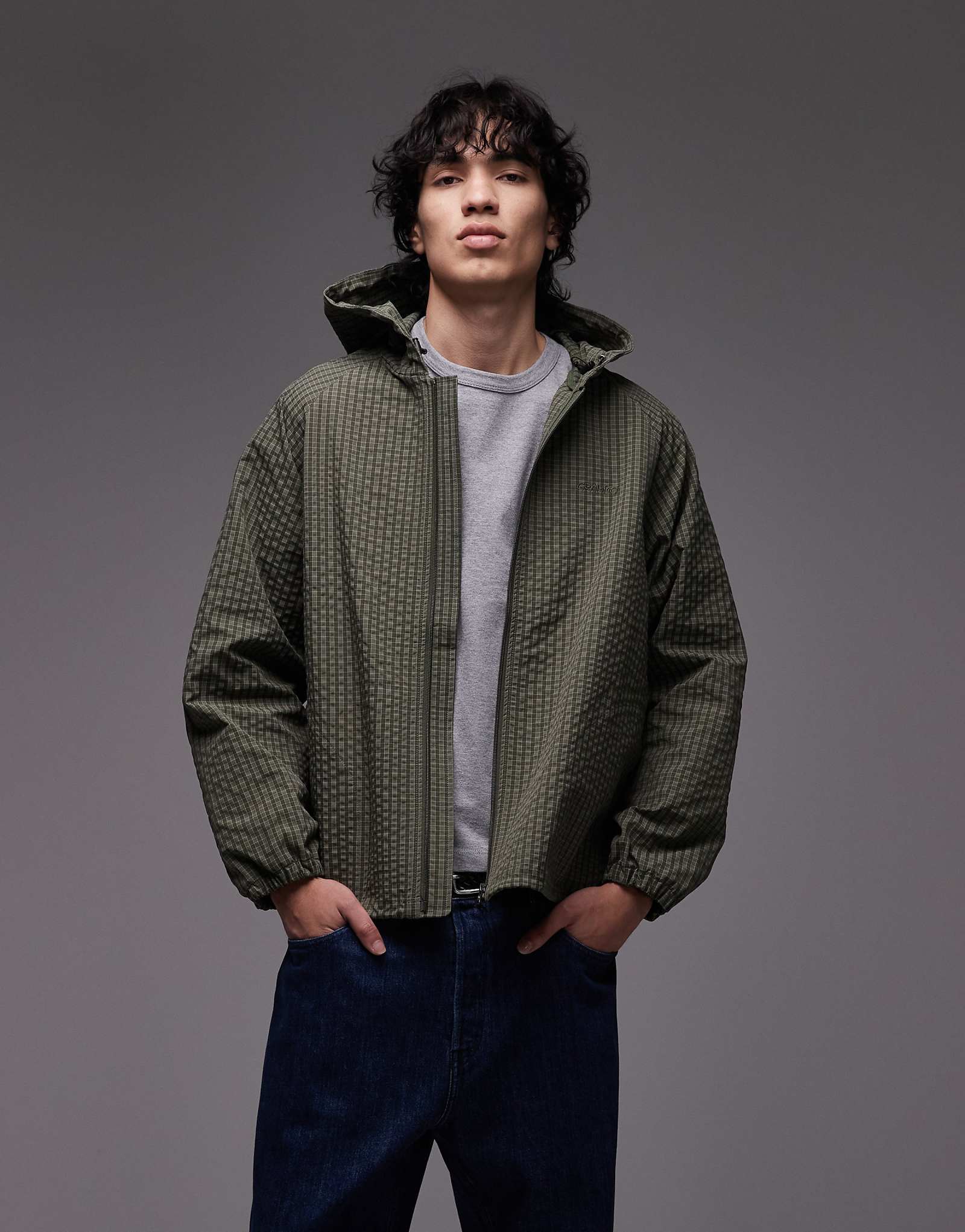 Универсальная куртка с капюшоном Gramicci northside в зеленую клетку 62090₽