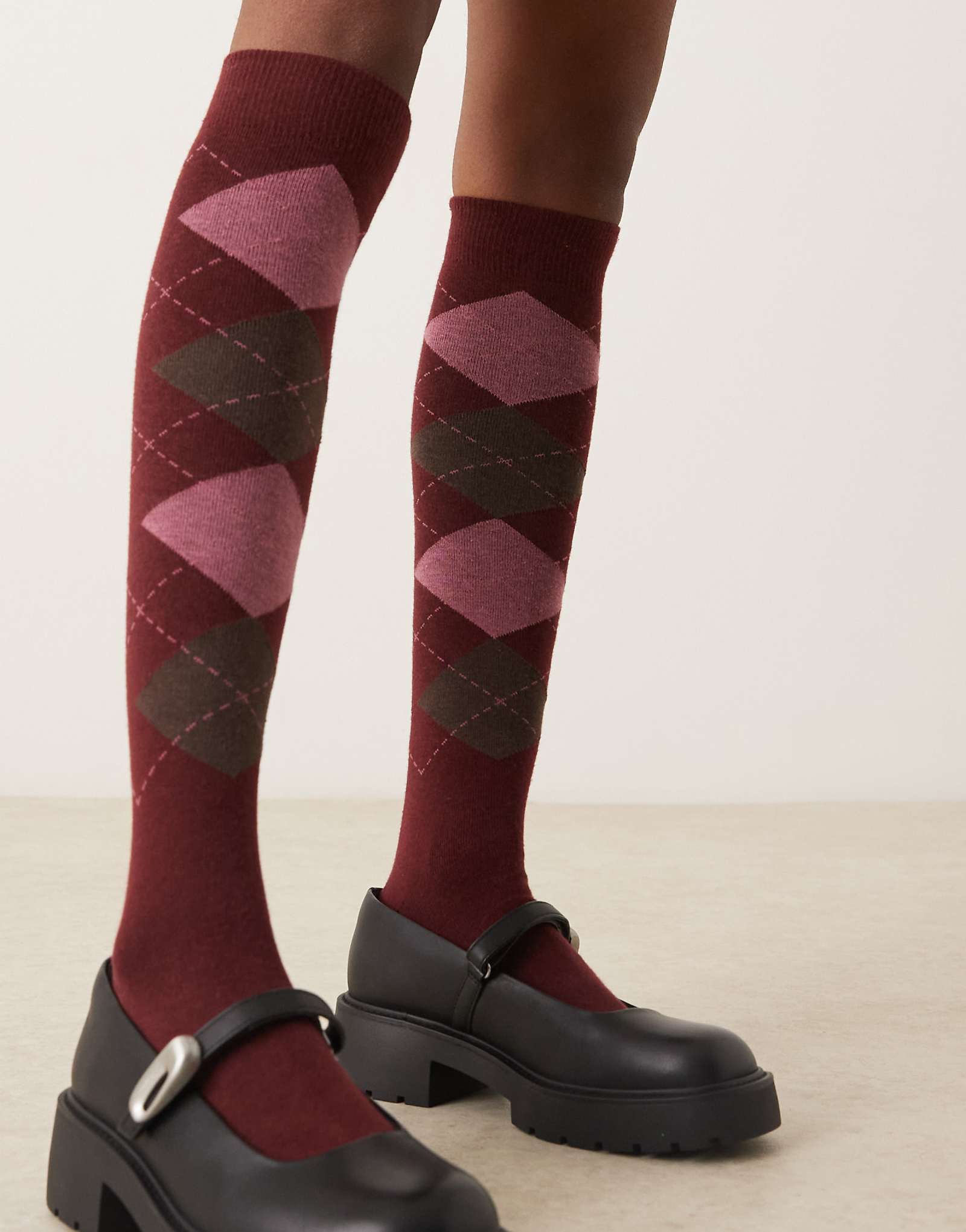 ДИЗАЙНЕРСКИЕ носки ASOS до колена с подкладкой из аргайла спереди бордового цвета 2190₽