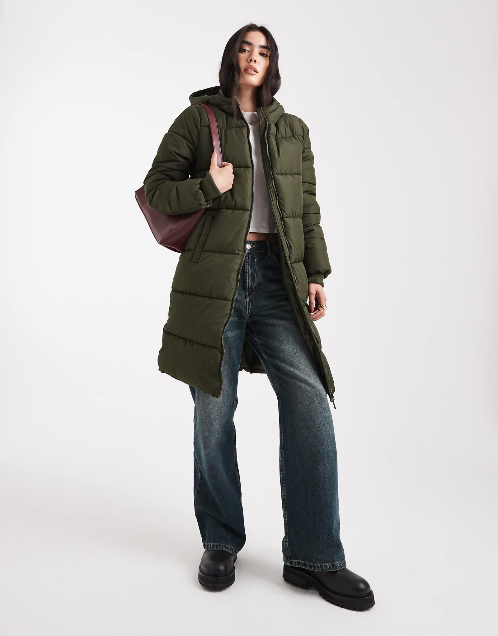 Удлиненное стеганое пальто с капюшоном из кусочков темно-хаки 20190₽