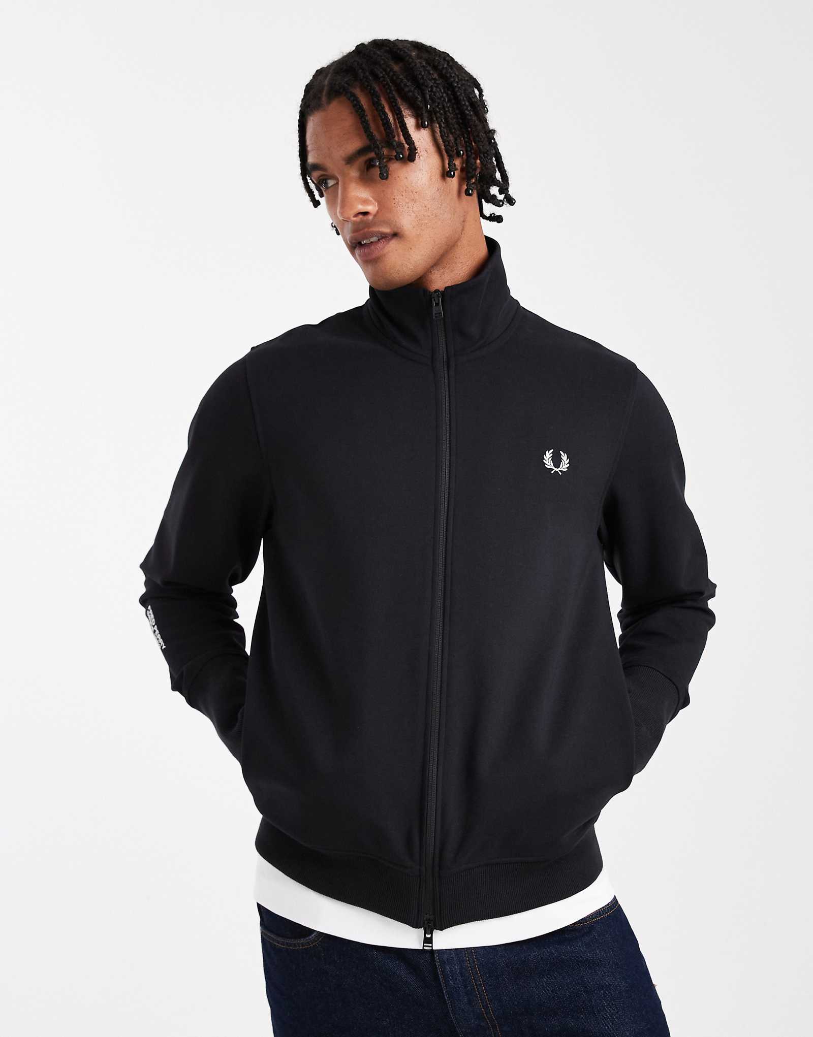 Fred Perry black 27690₽
