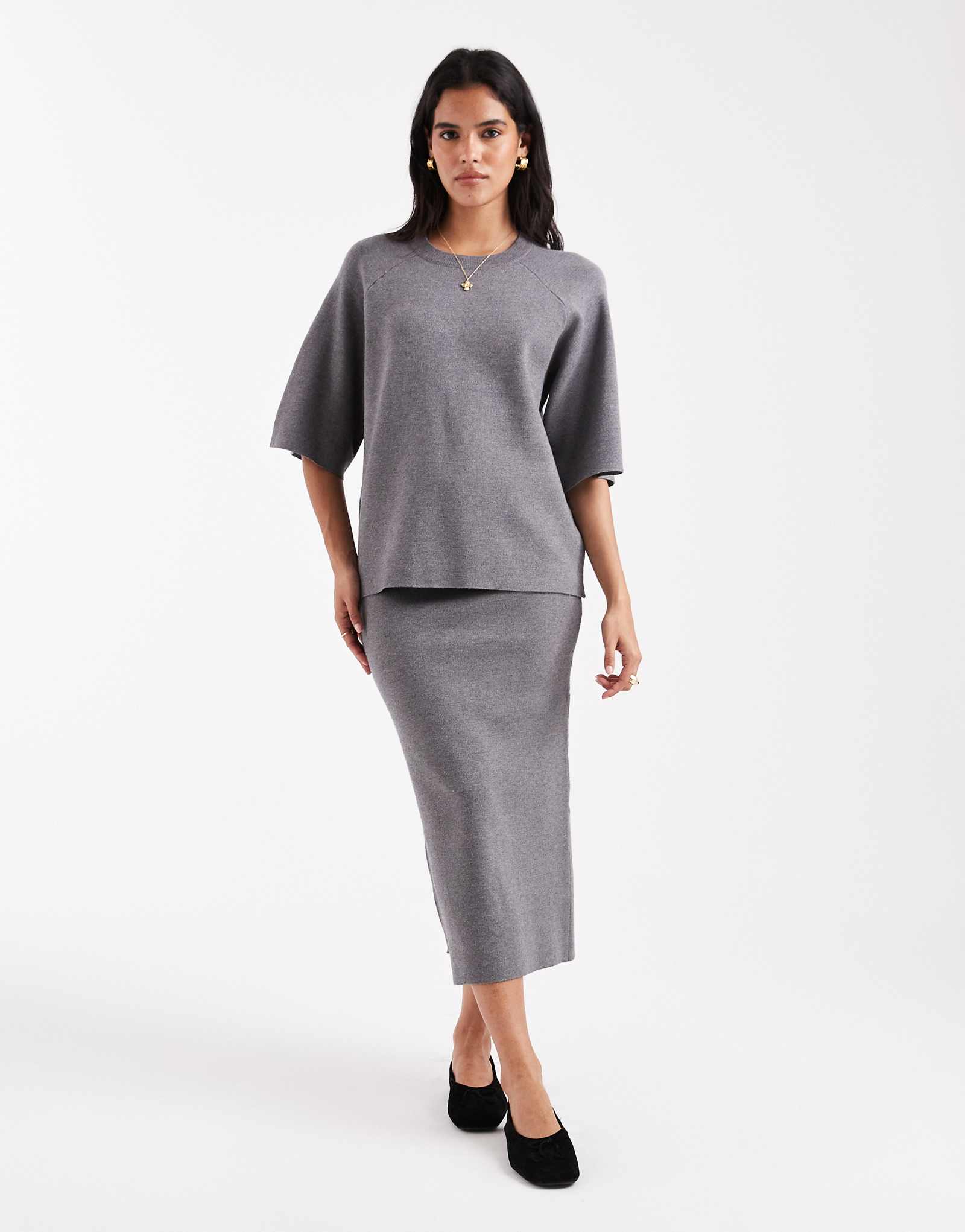 Юбка миди из структурированного трикотажа Object серого цвета - часть комплекта 14690₽