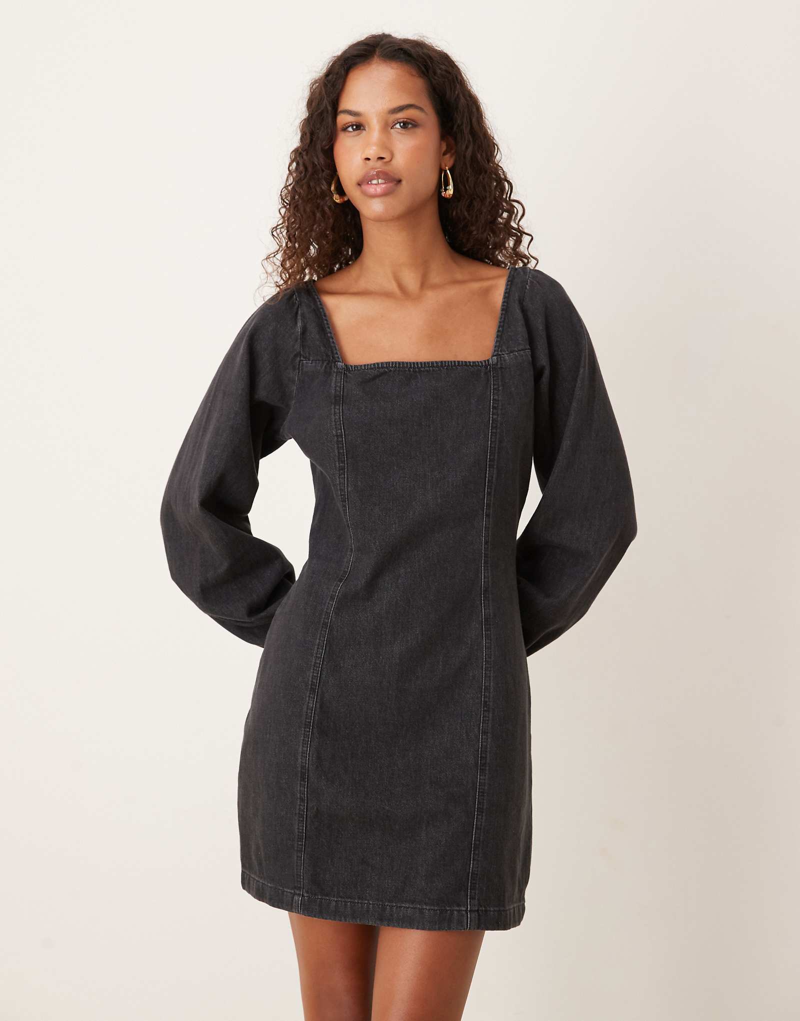 Джинсовое мини-платье с квадратным вырезом Nobodys Child Porth черного цвета 16390₽