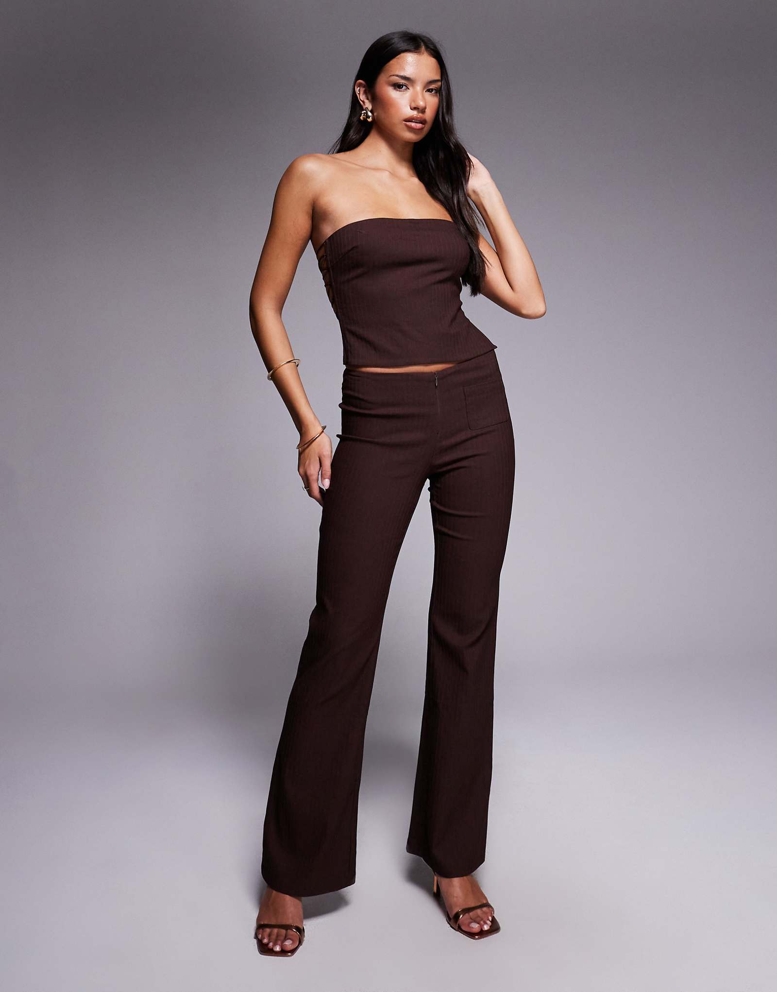 Расклешенные брюки Tiger Mist Gwendolyn с низкой посадкой спереди на молнии коричневого цвета в тонкую полоску - часть комплекта