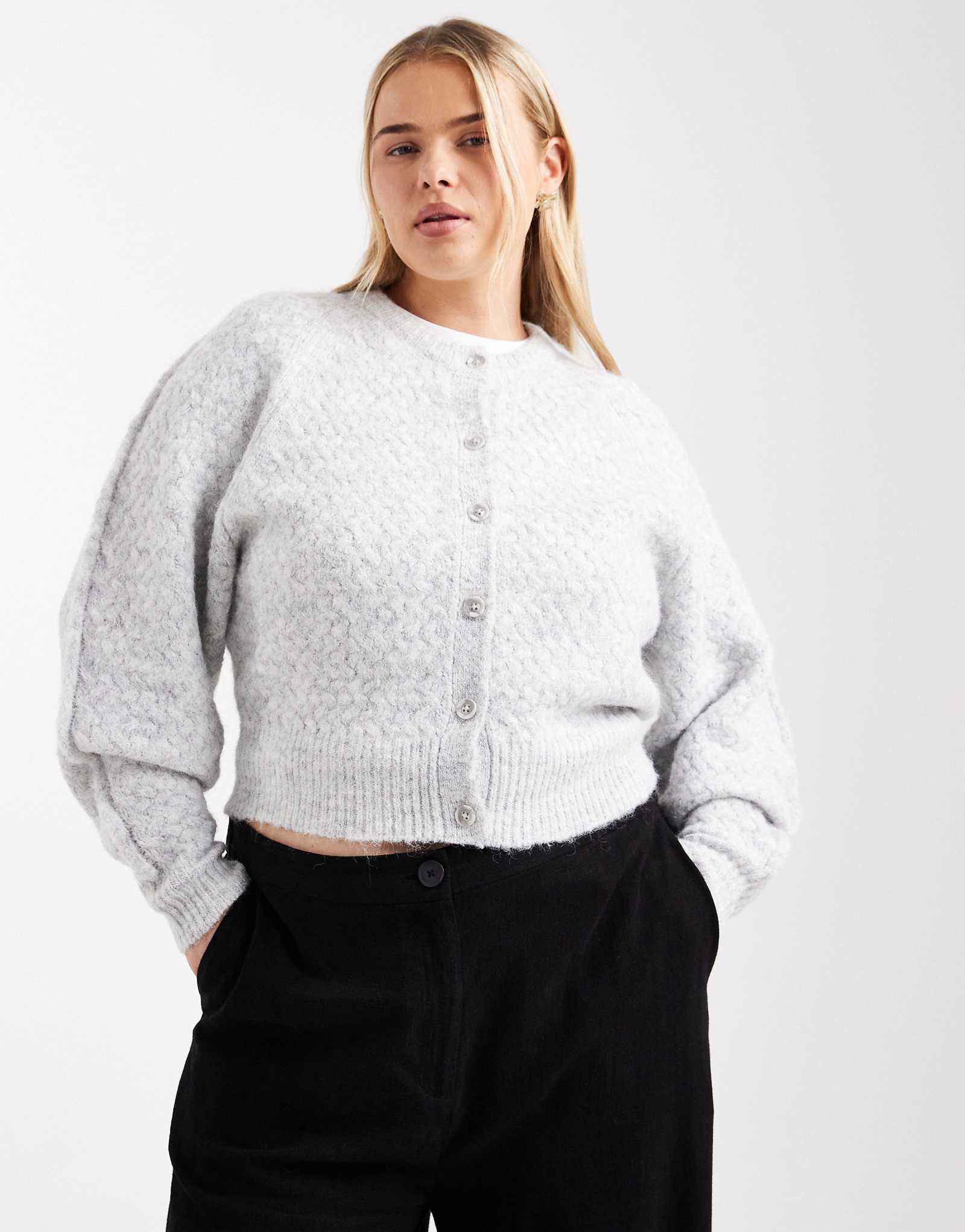 Кардиган ASOS DESIGN с округлым вырезом горловины и стежками светло-серого цвета 10190₽