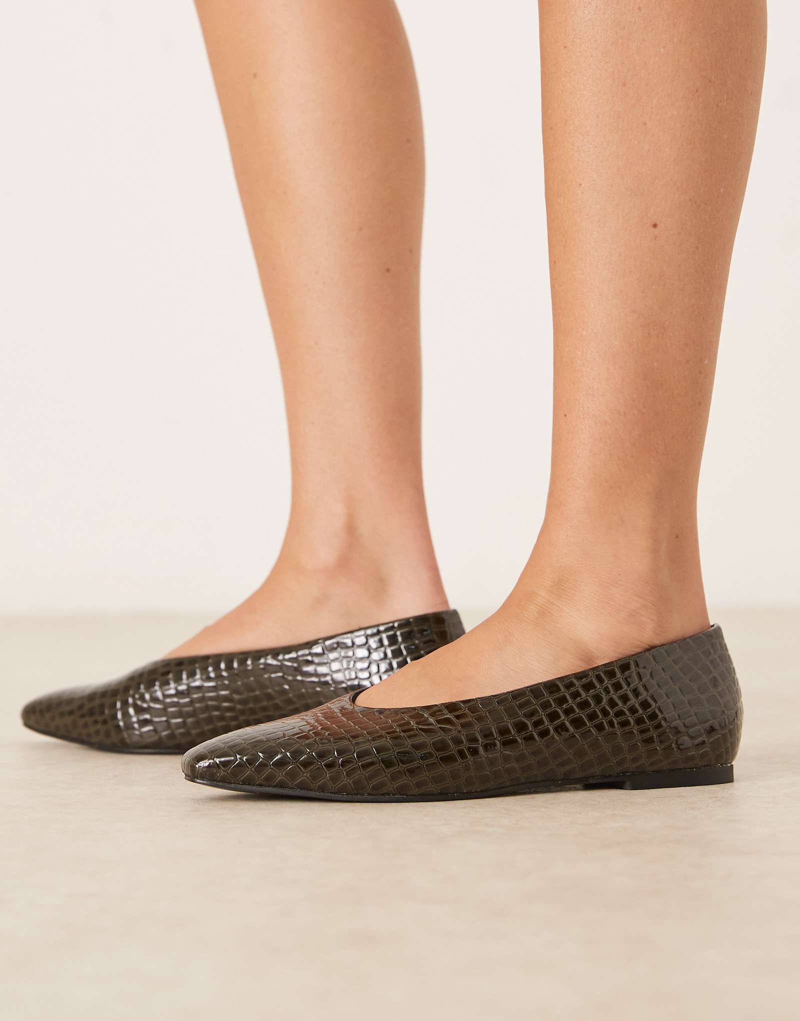 Lambert ASOS green shiny croc 5690₽