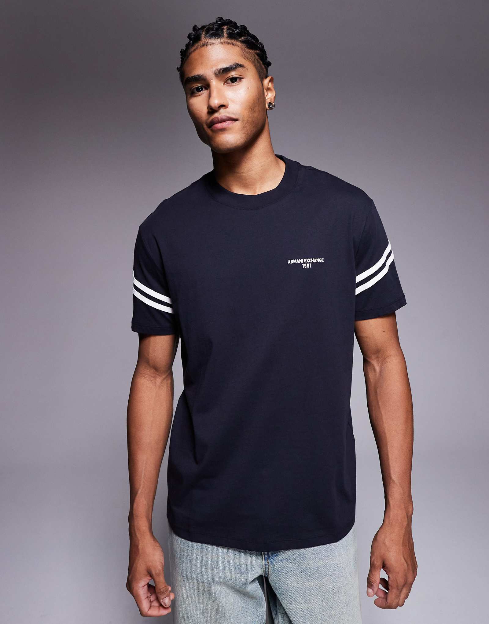 Футболка с логотипом Armani Exchange с коротким рукавом темно-синего цвета 12290₽