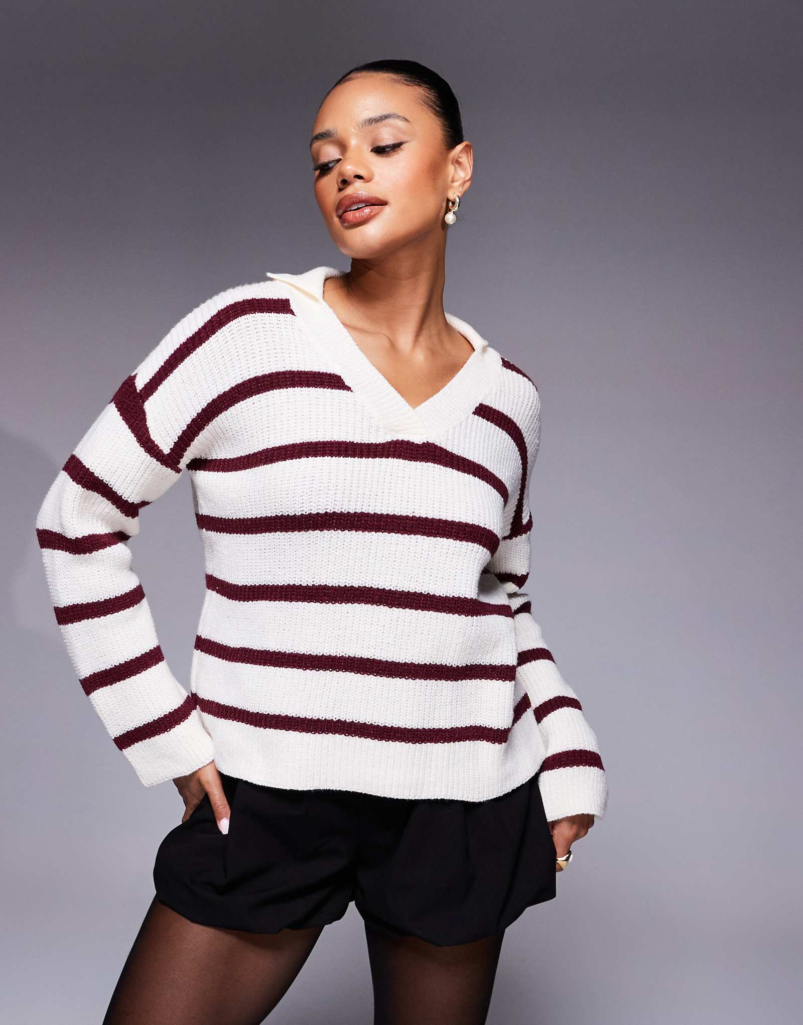 Свитер Princess Polly Forte с v-образным вырезом и воротником в красно-кремовую полоску 13090₽