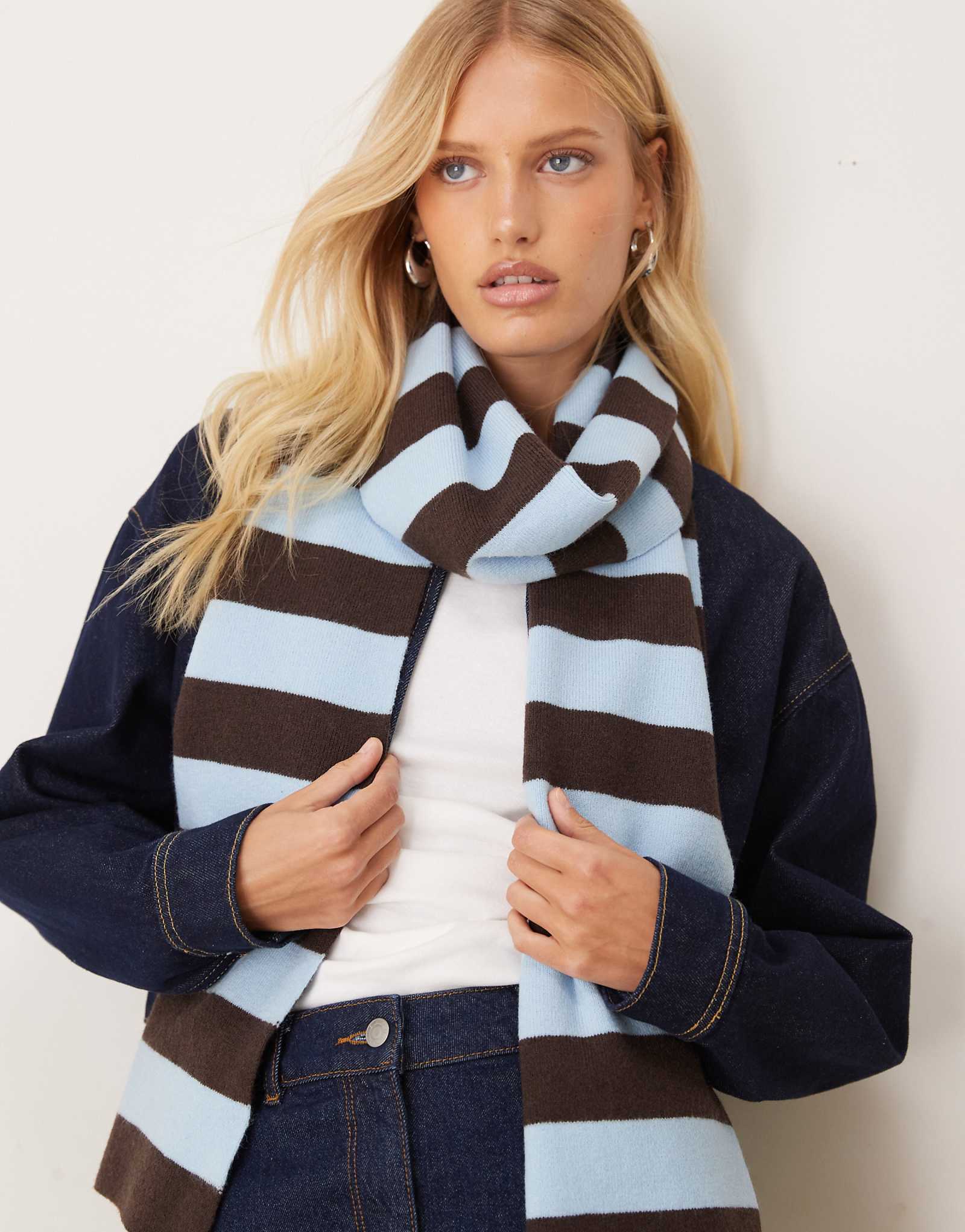 Мои аксессуары вязаный шарф в полоску синего и коричневого цветов