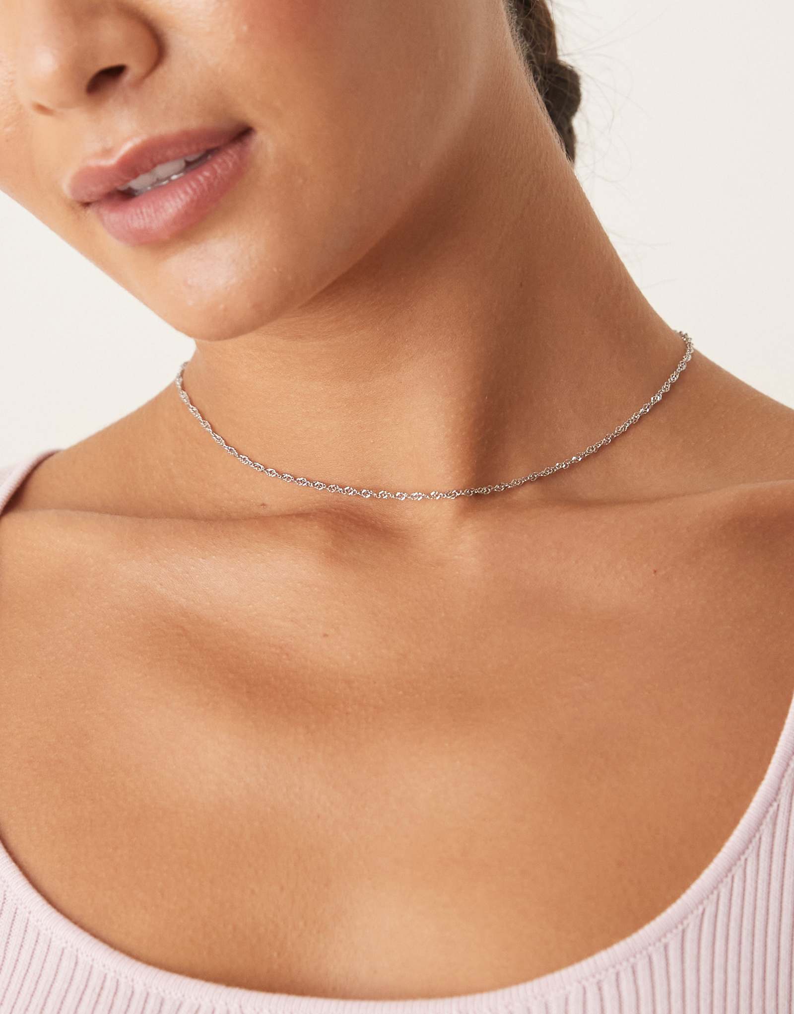 Серебряное ожерелье на тонкой цепочке из нержавеющей стали 