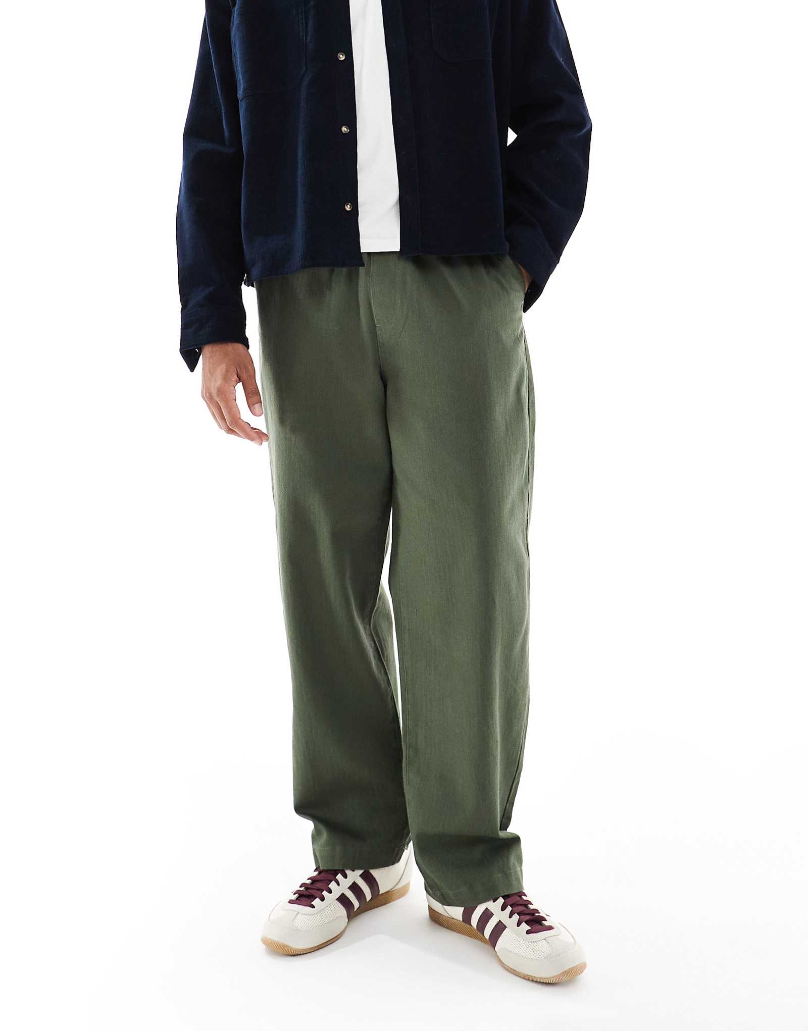 Брюки на завязках от Farah Greenport цвета хаки 24490₽