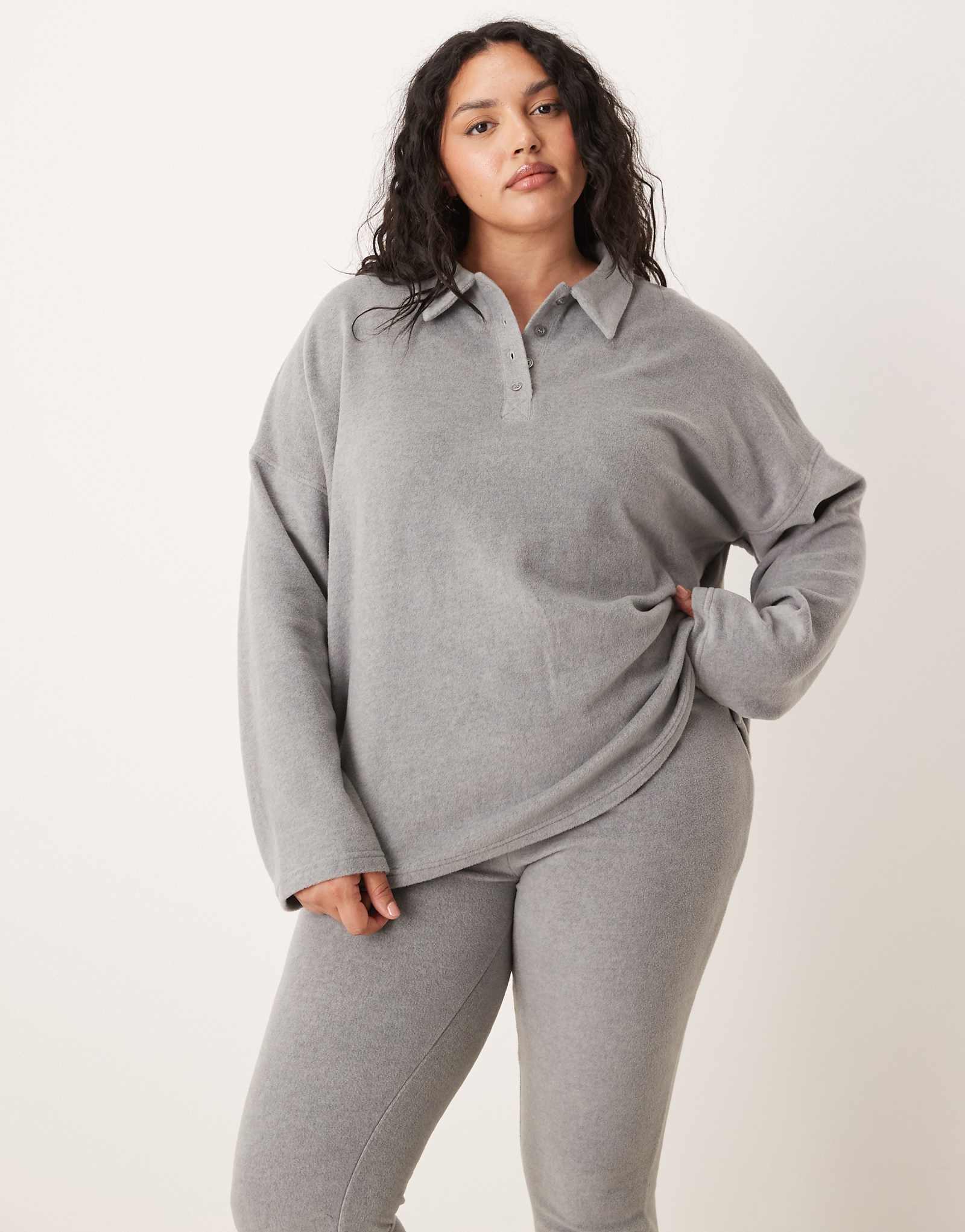 - ASOS DESIGN Curve light gray 6490₽