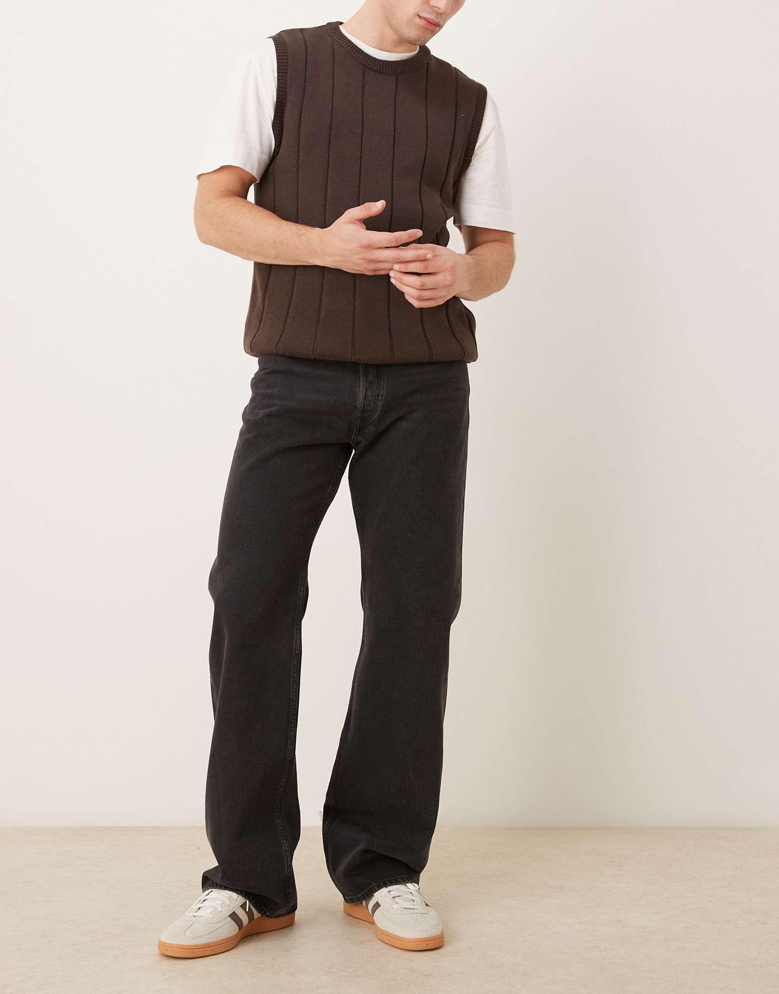 ARKET Canyon black 17990₽