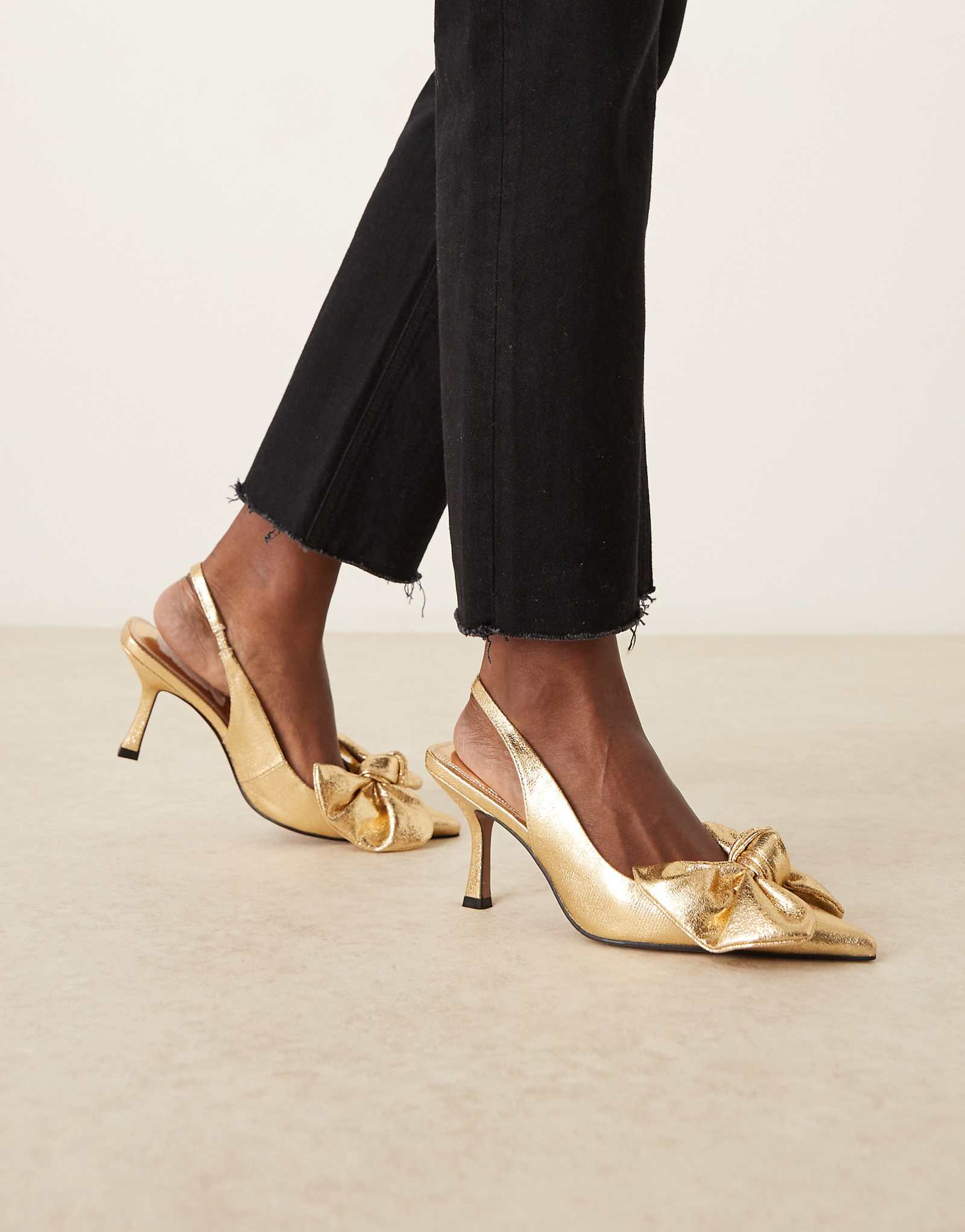ASOS gold 10590₽