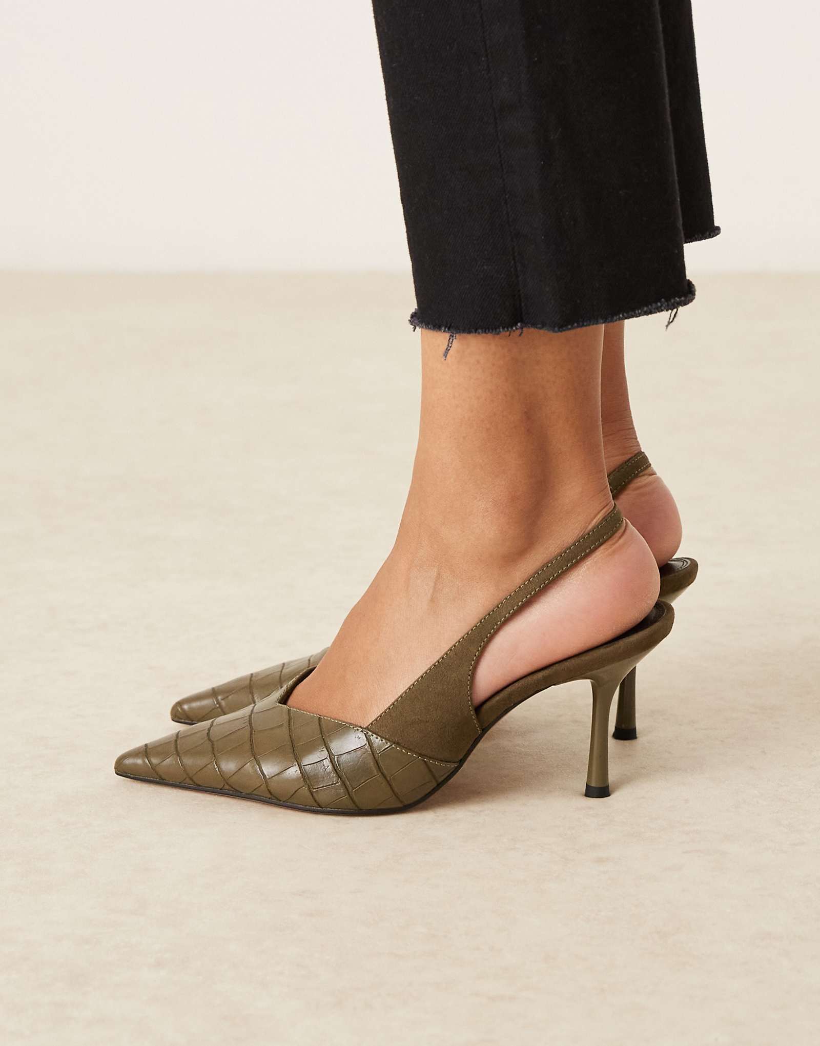 Sabrina - ASOS olive croc 10390₽