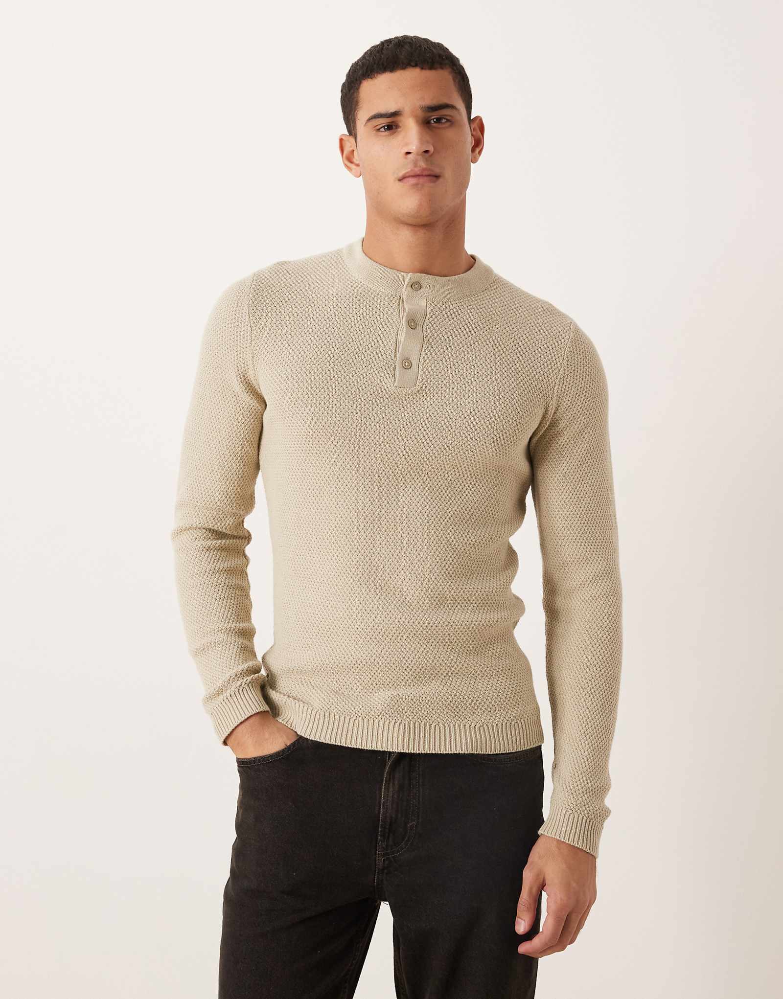 ASOS DESIGN muscle fit cream 10390₽