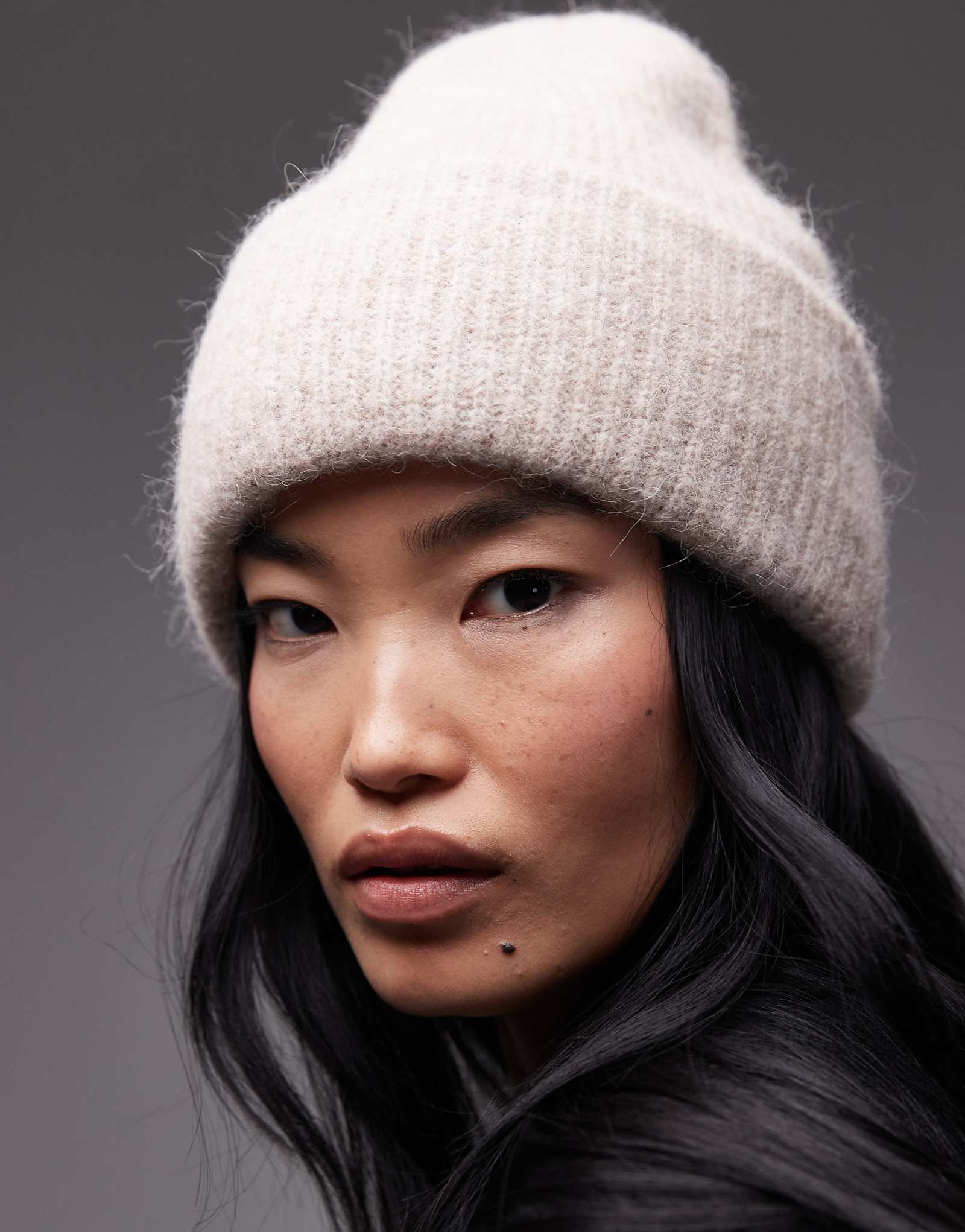 ARKET off white 11090₽