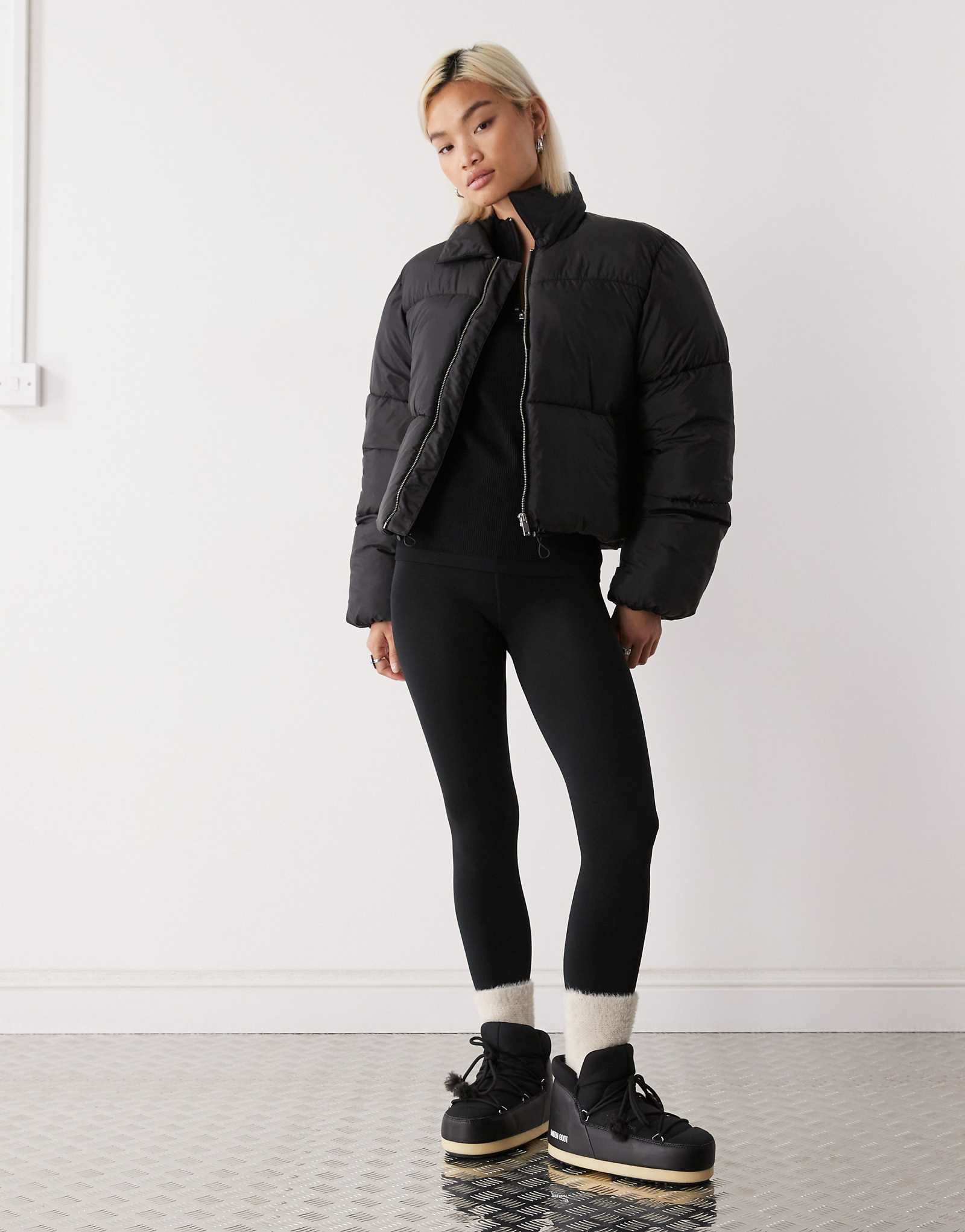 Monki - black 11290₽