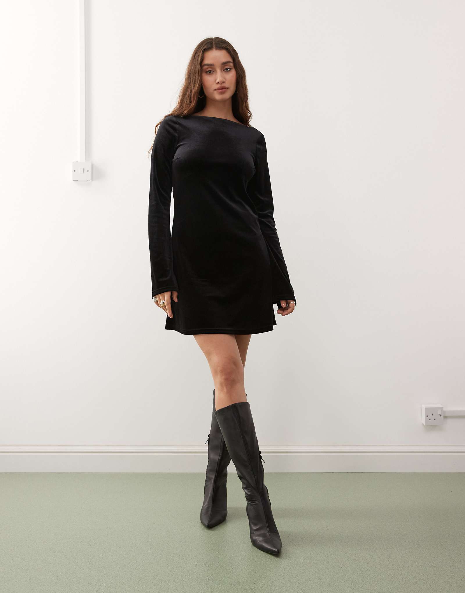 - Monki black 5090₽