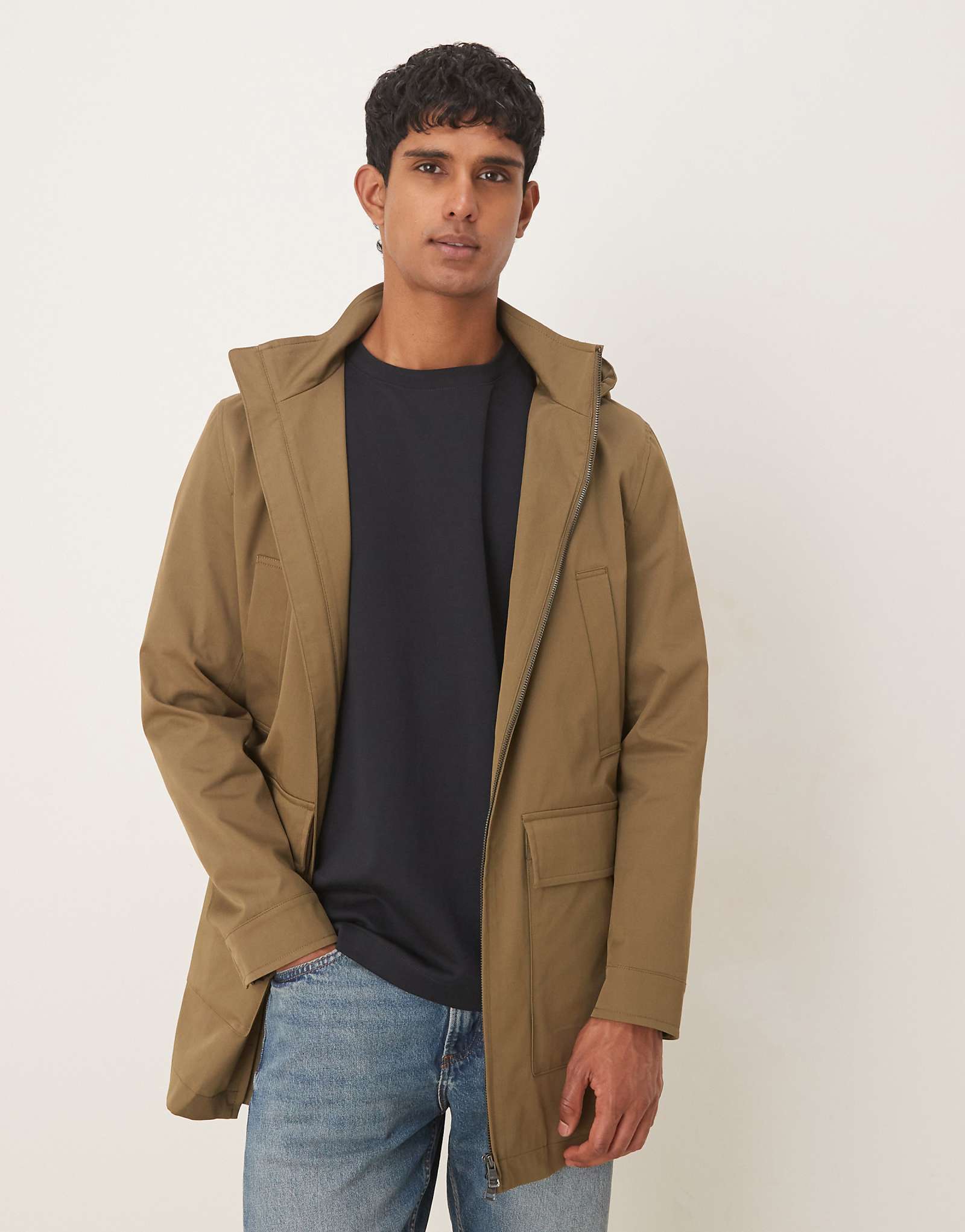 - Mango khaki 29990₽