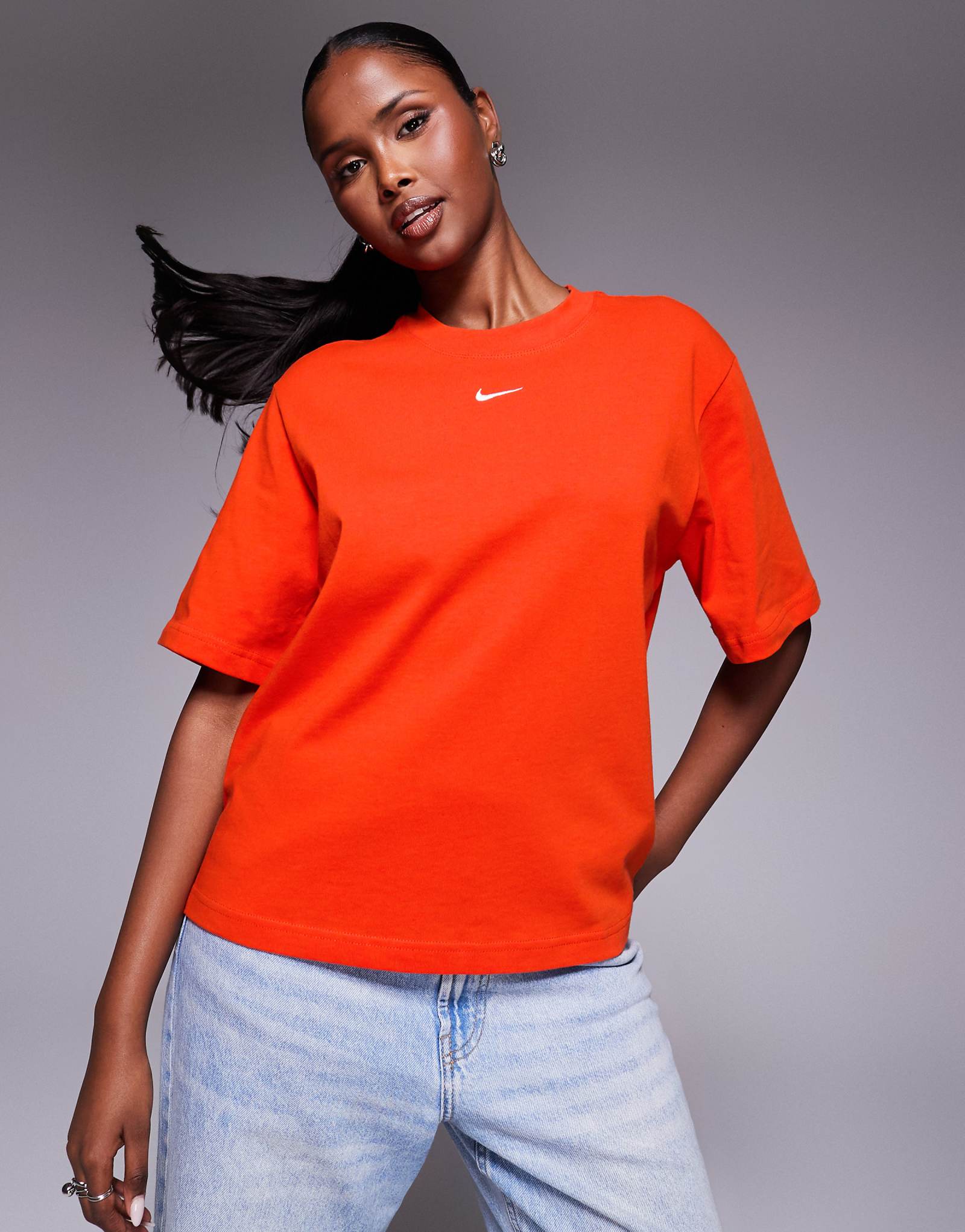 Nike Essentials red 6490₽