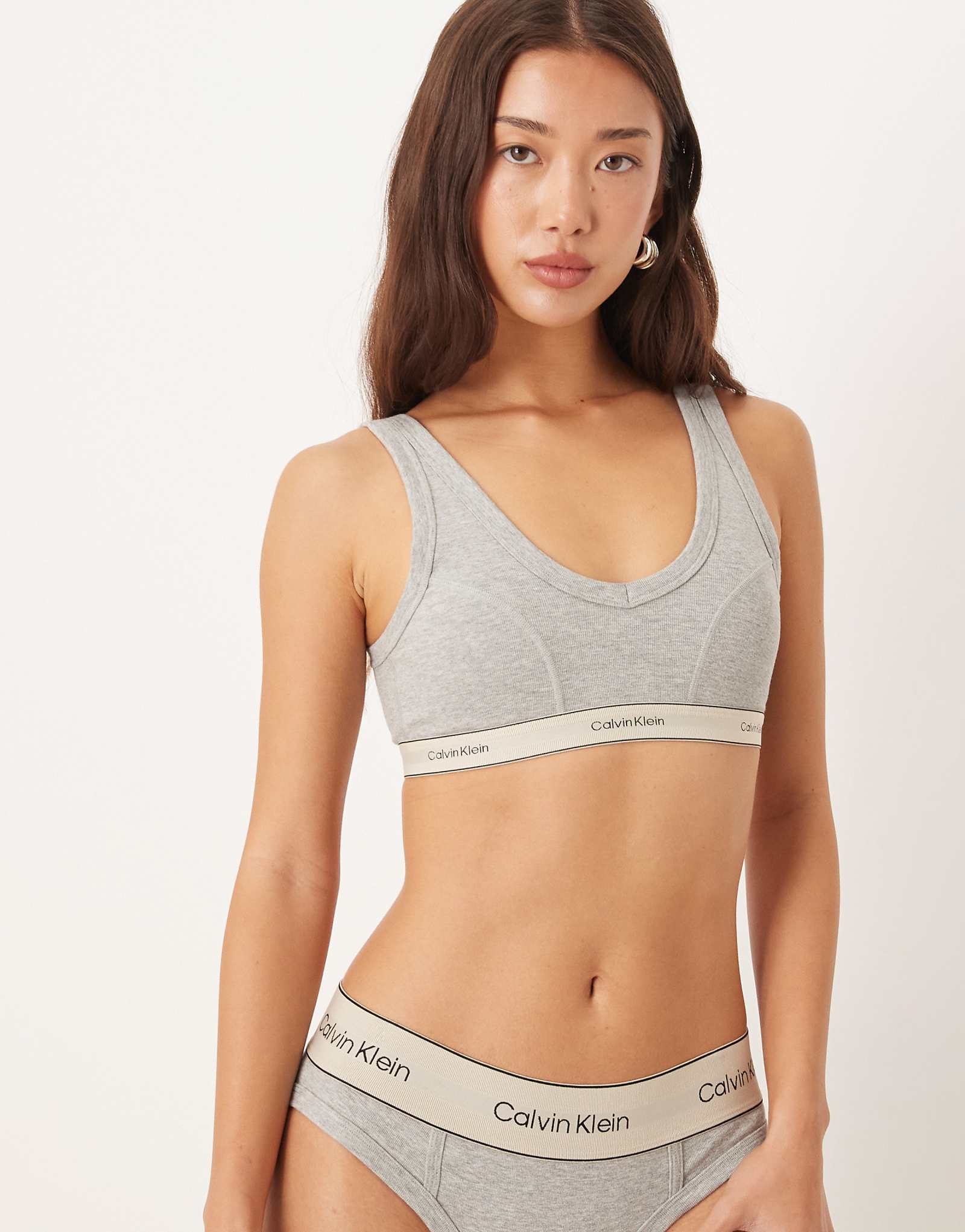 Calvin Klein Heritage gray 8790₽