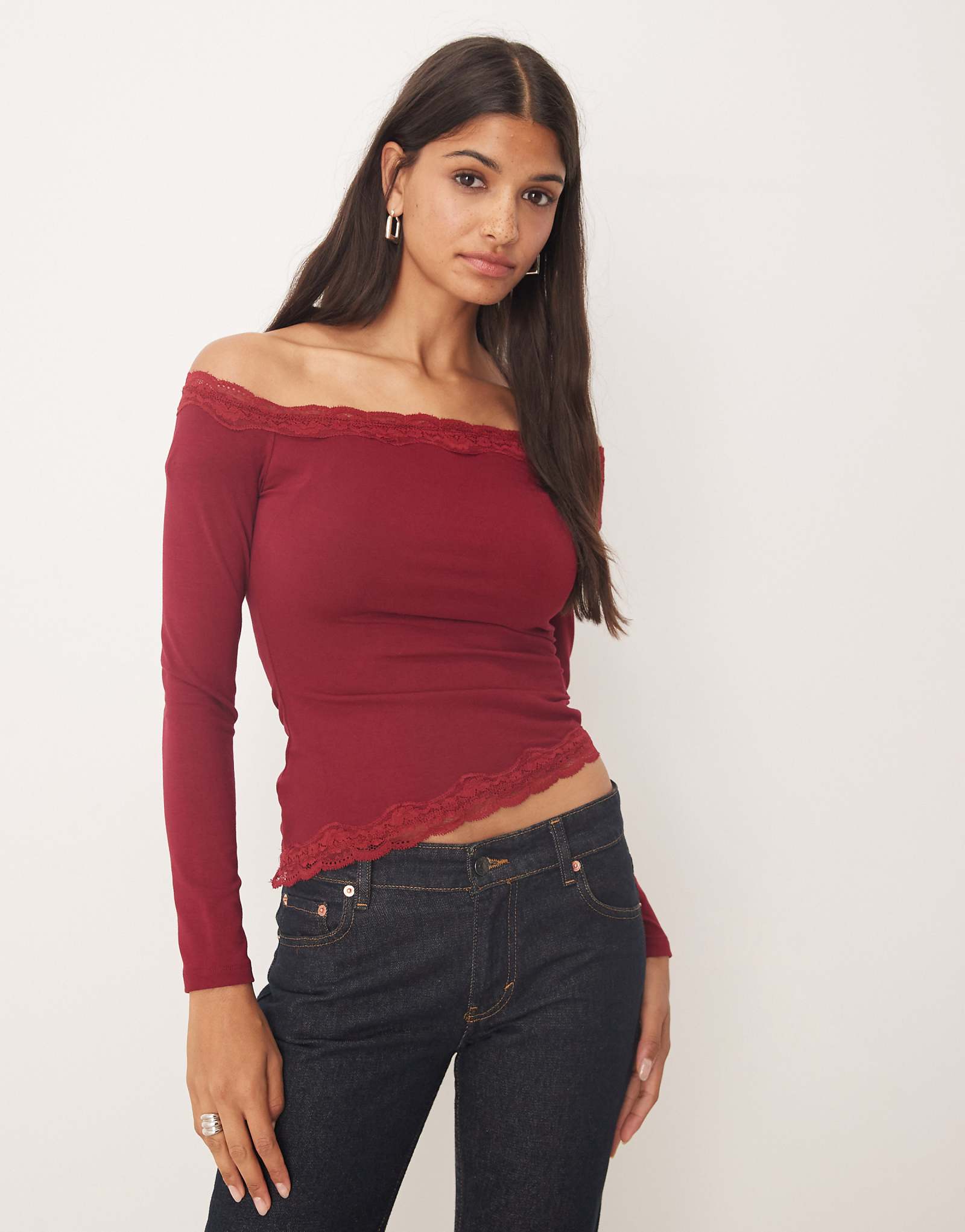 burgundy 7590₽