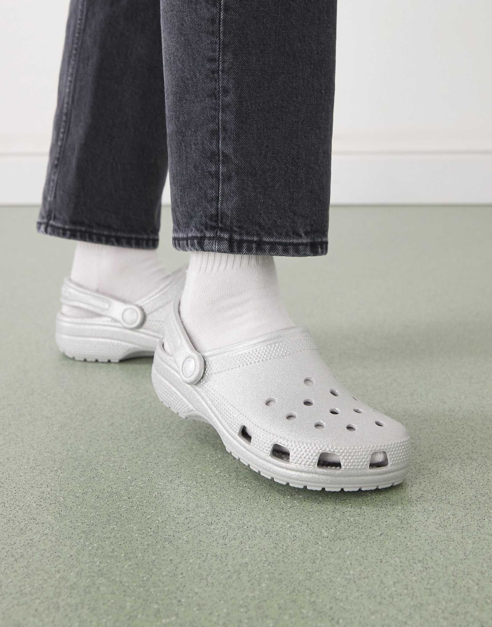 Crocs silver 9390₽