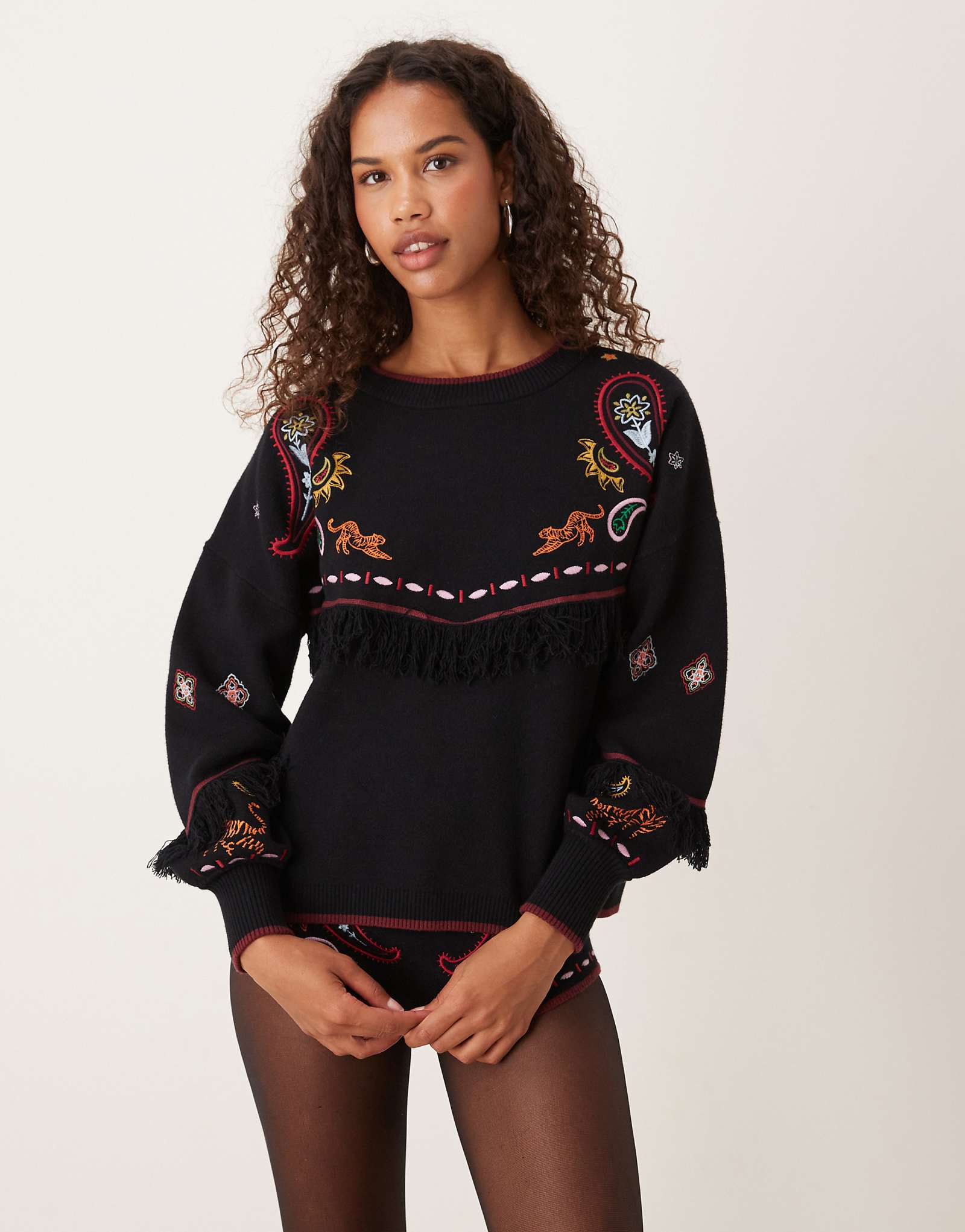 - black 23790₽