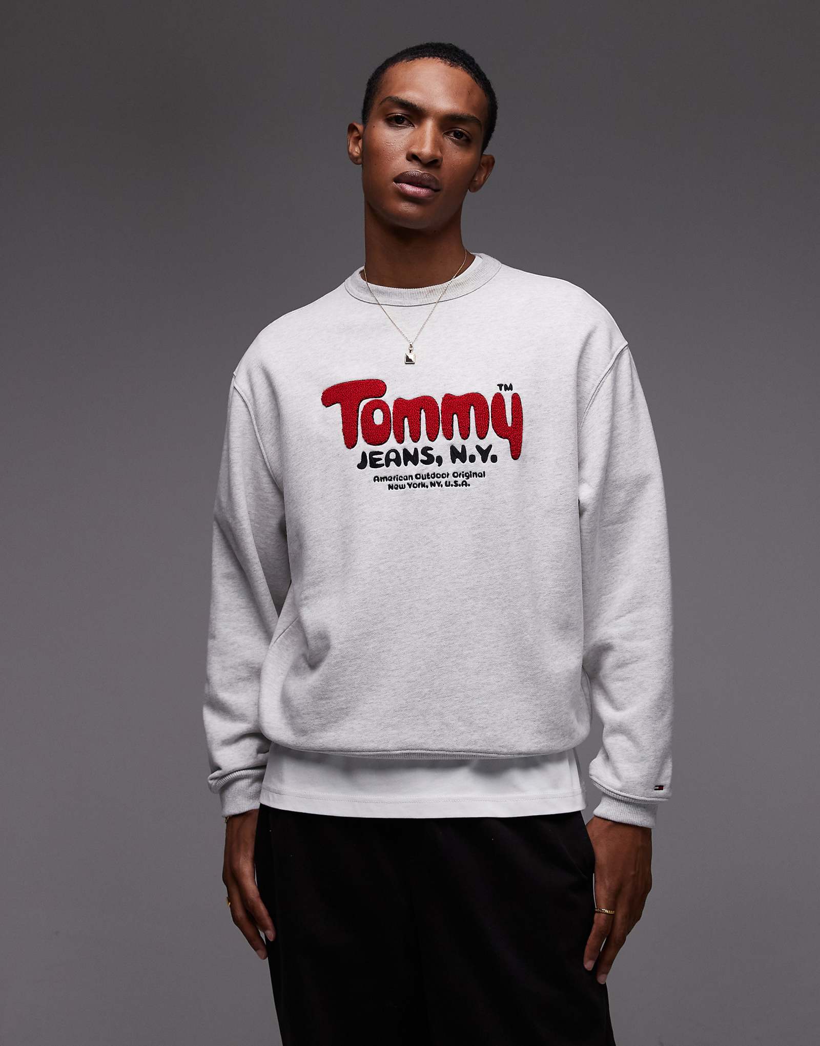 Tommy Jeans gray 17290₽