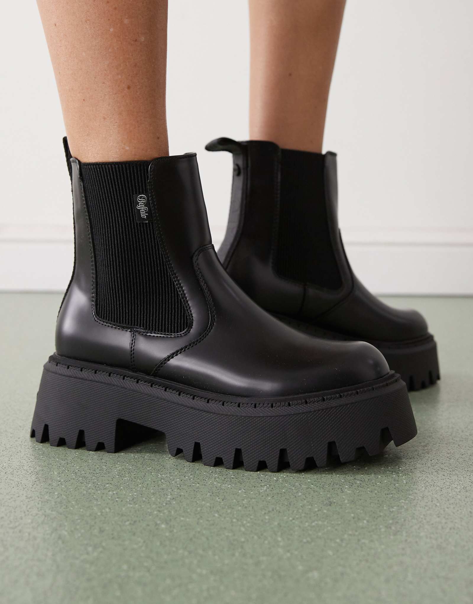 Buffalo black 32390₽