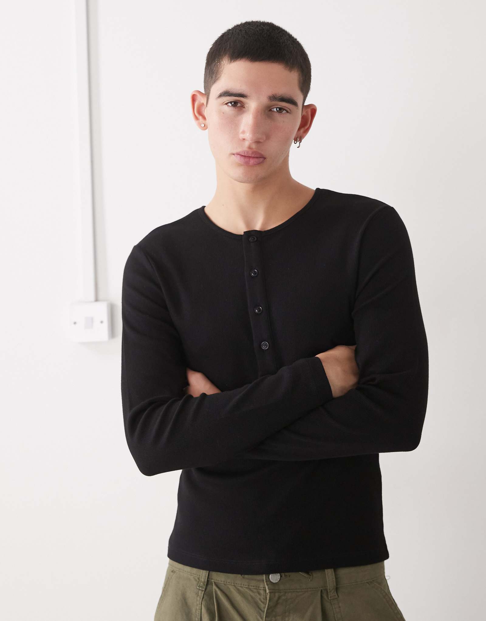 COLLUSION Henley black 6490₽