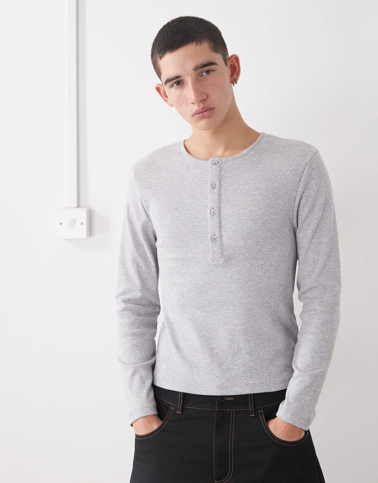 Henley gray 6490₽