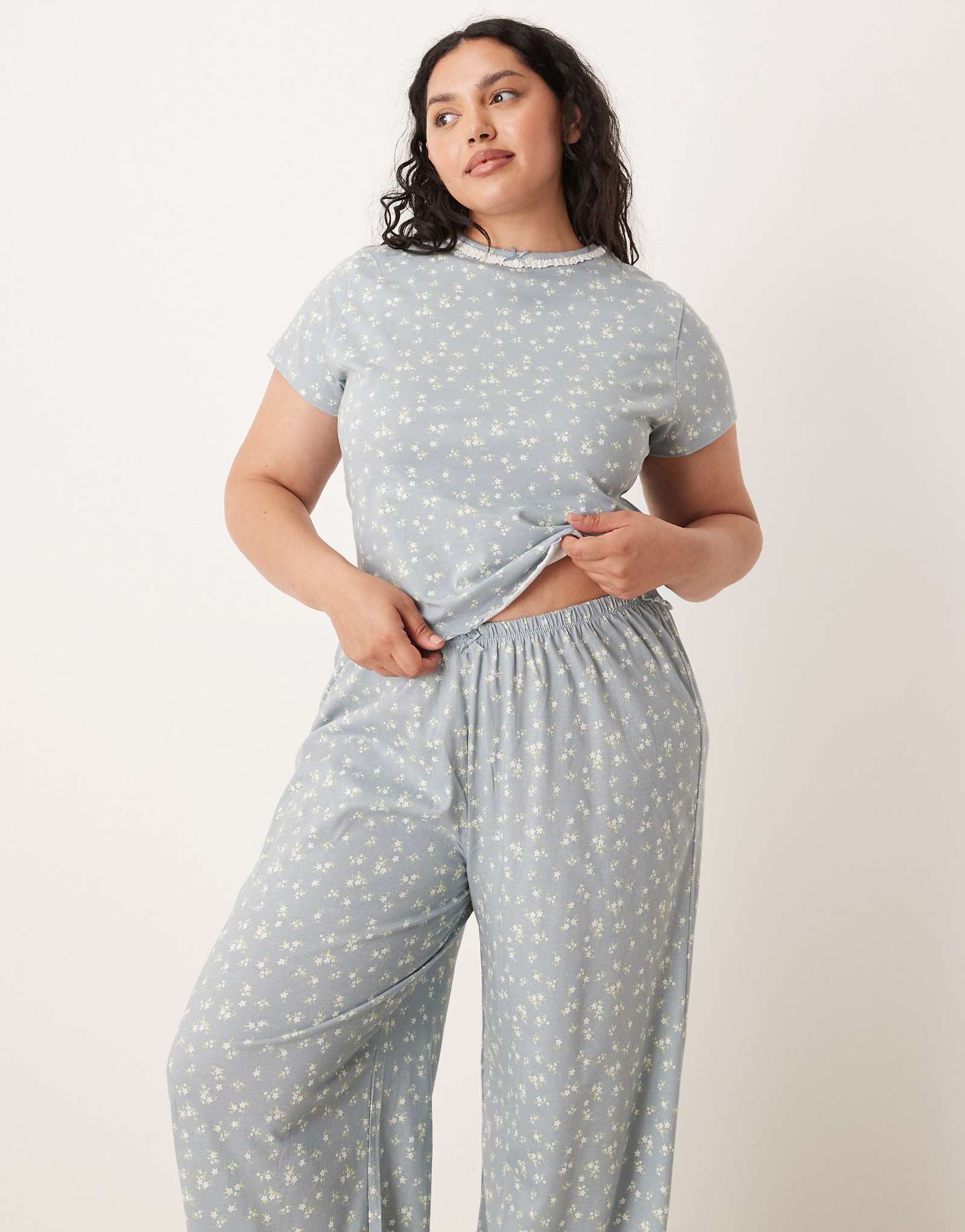 - ASOS DESIGN Curve blue ditsy 4290₽