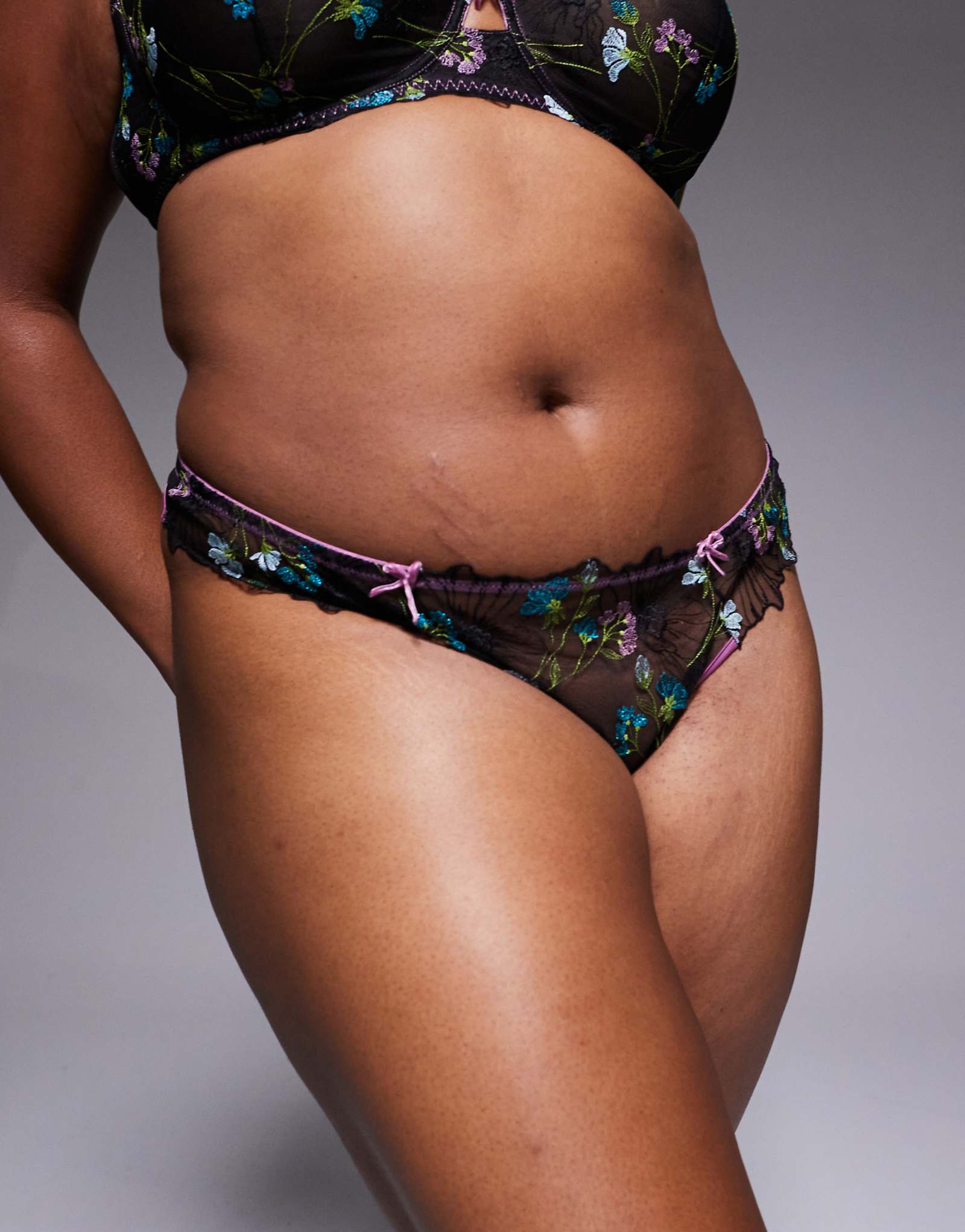 ASOS DESIGN Curve Jamie flower black 1990₽