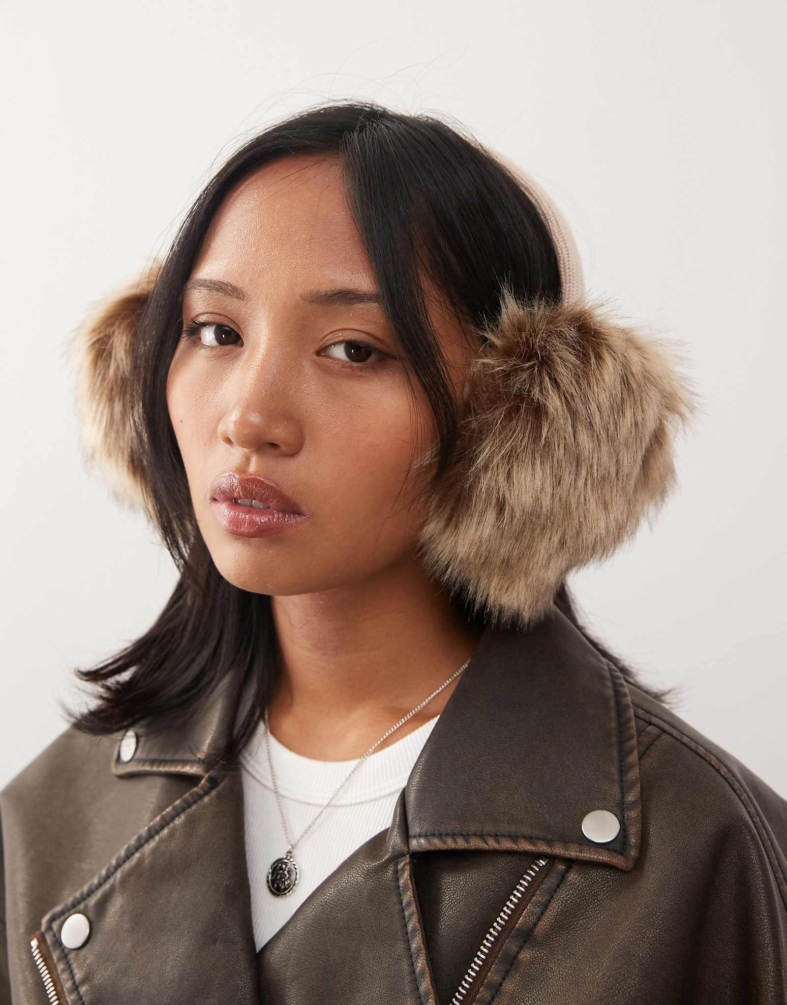 COLLUSION tan 5190₽